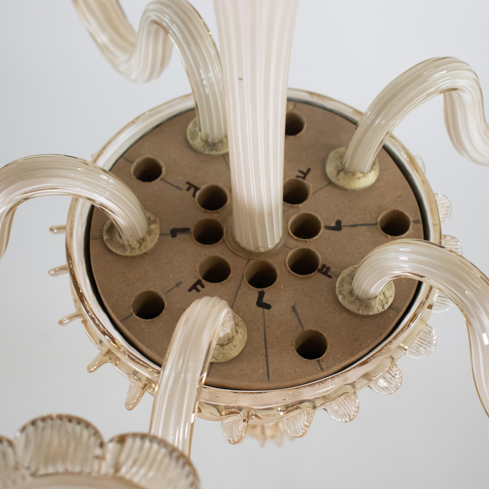Crème Brûlée barocca d'epoca con lampadario di Murano Lattimo Miele In condizioni buone in vendita a Chicago, IL