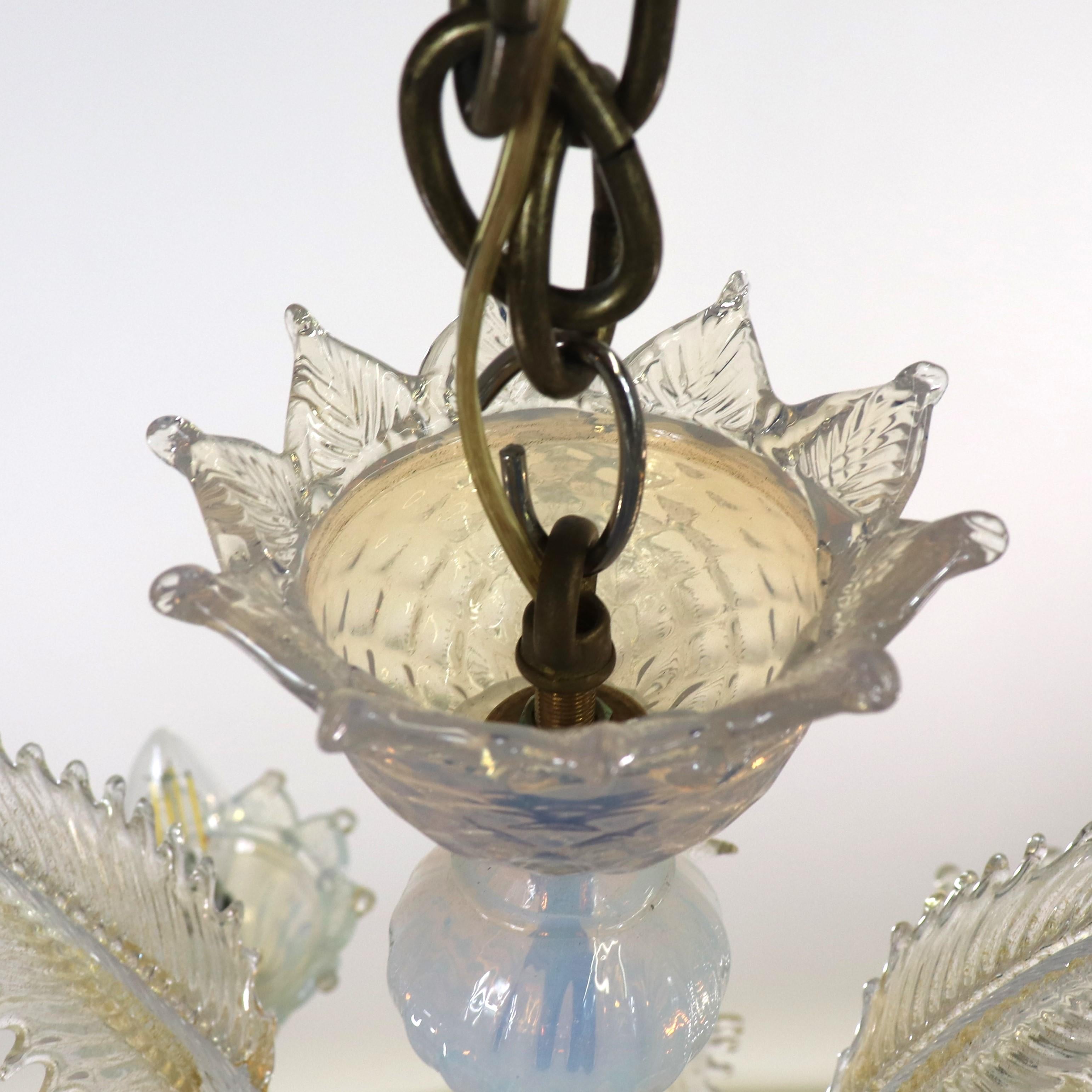 Vintage Barock Stil Gold infundiert Opaline Murano Kronleuchter (Handgefertigt) im Angebot