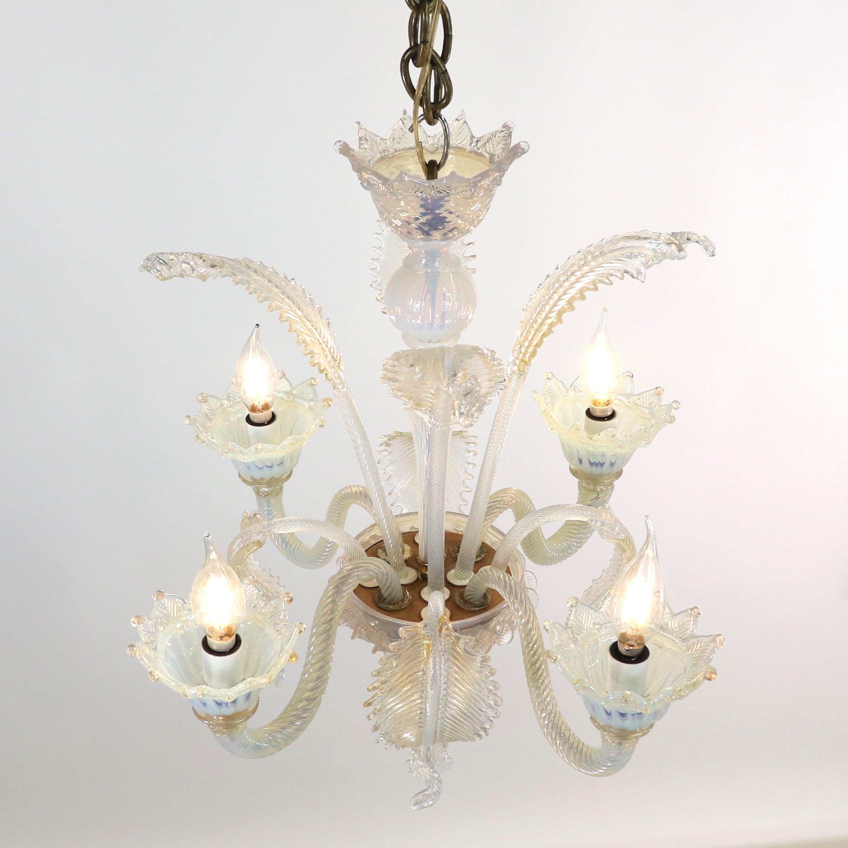 Vintage Barock Stil Gold infundiert Opaline Murano Kronleuchter (Geblasenes Glas) im Angebot