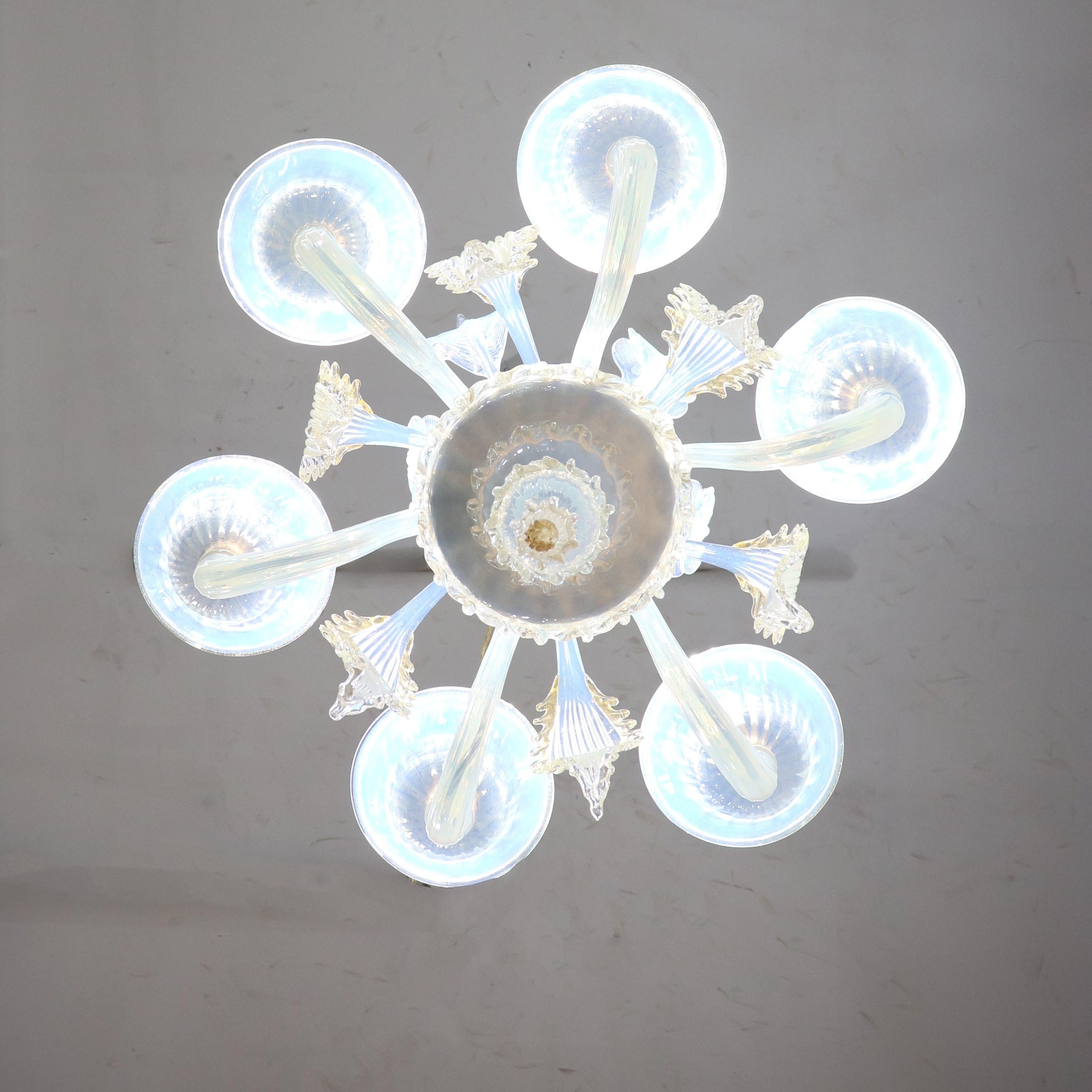 Lampadario barocco d'epoca in stile opalino di Murano in vendita 2