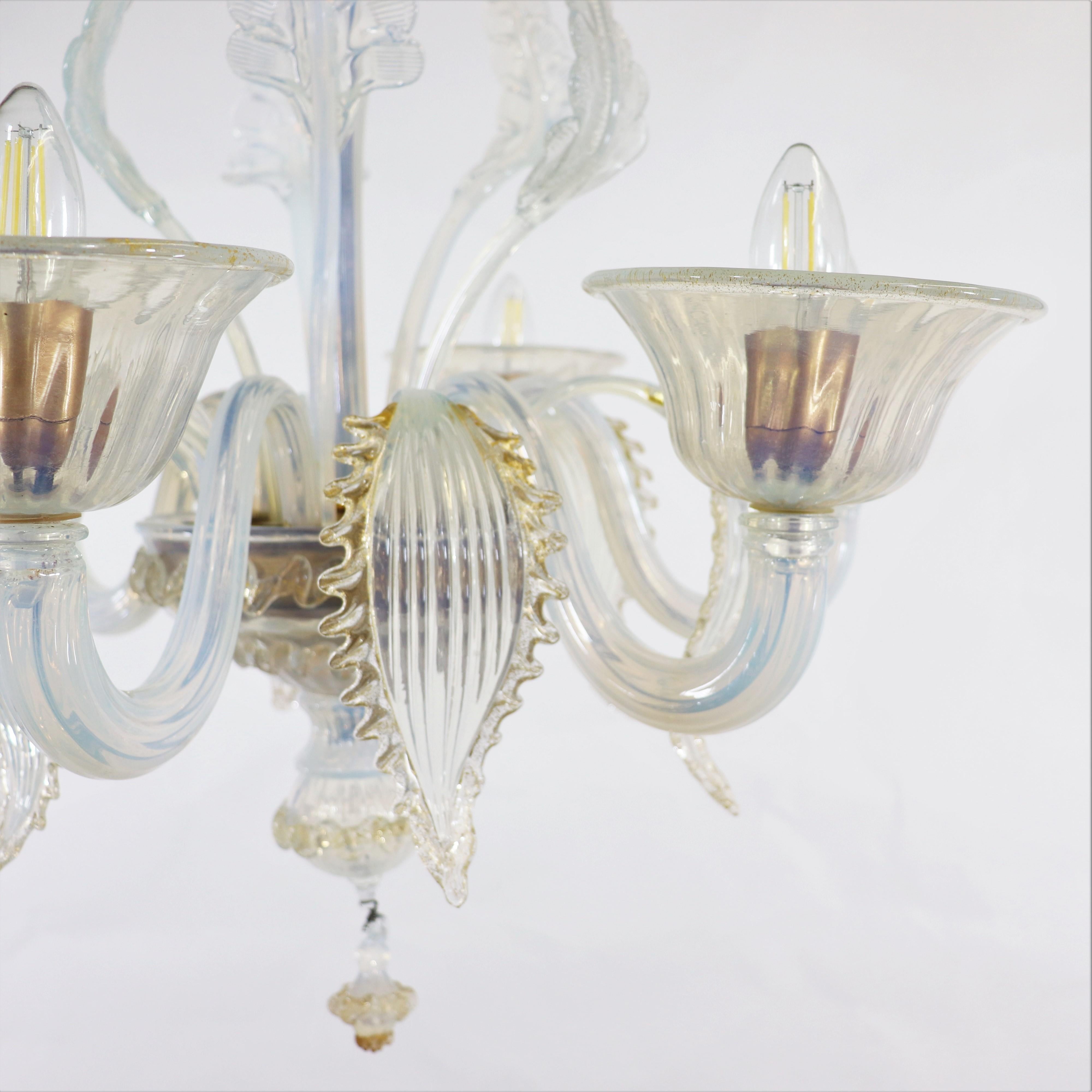 Vetro soffiato Lampadario barocco d'epoca in stile opalino di Murano in vendita