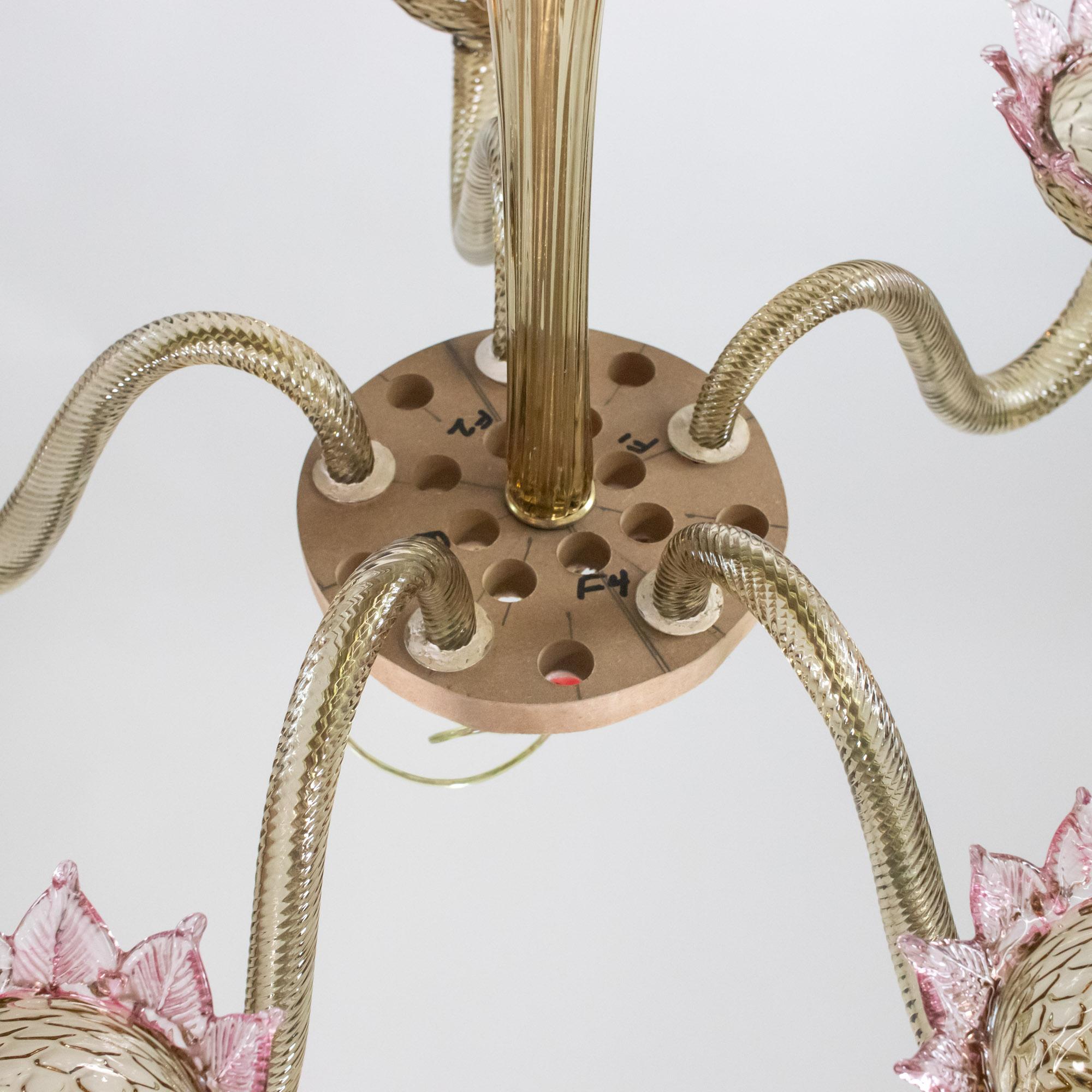 Rosa Karamell-Murano-Kronleuchter im Barockstil im Vintage-Stil im Zustand „Gut“ im Angebot in Chicago, IL