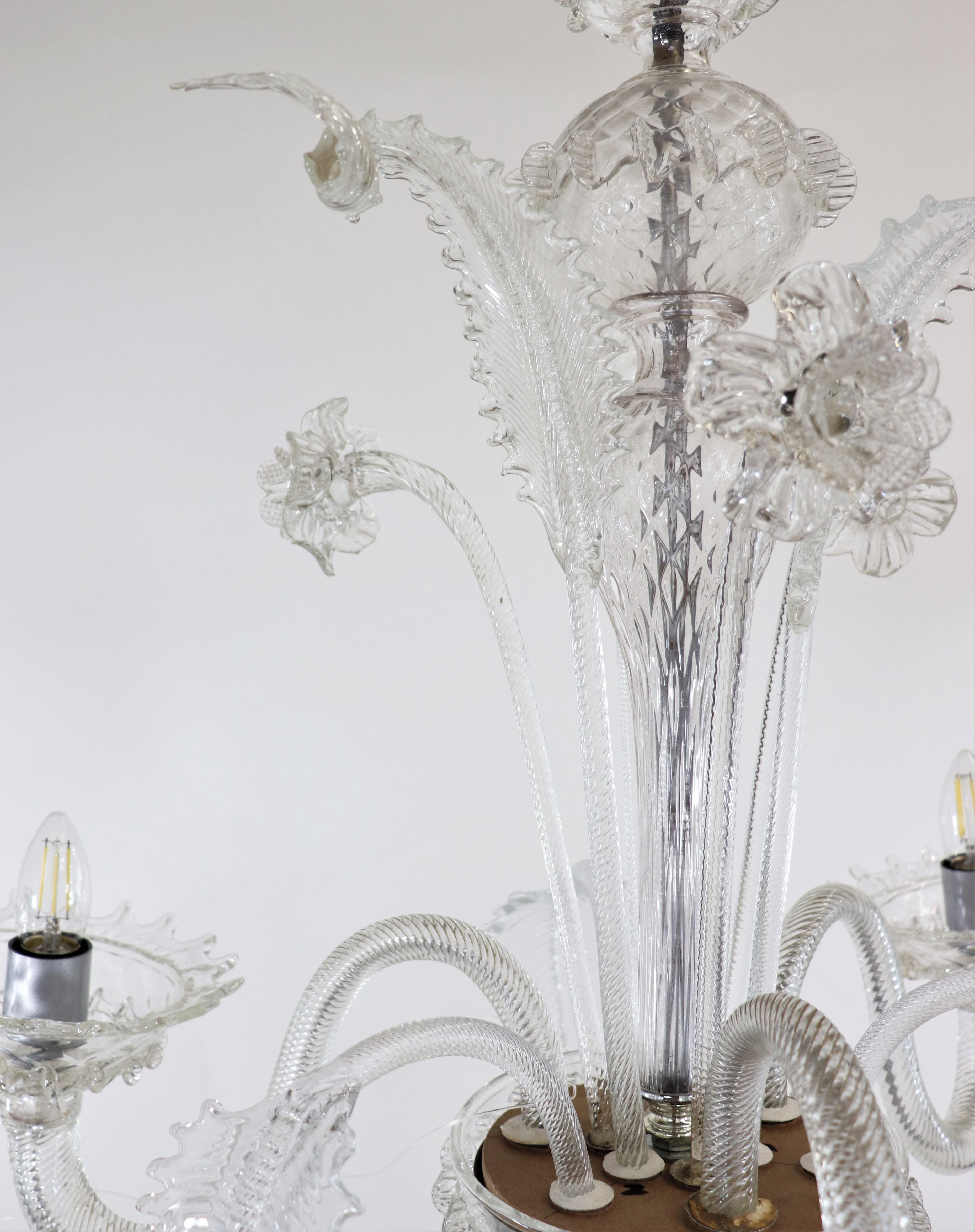 Lampadario barocco d'epoca a tre bracci in Cristallo di Murano con finiture in Rigaree in vendita 2