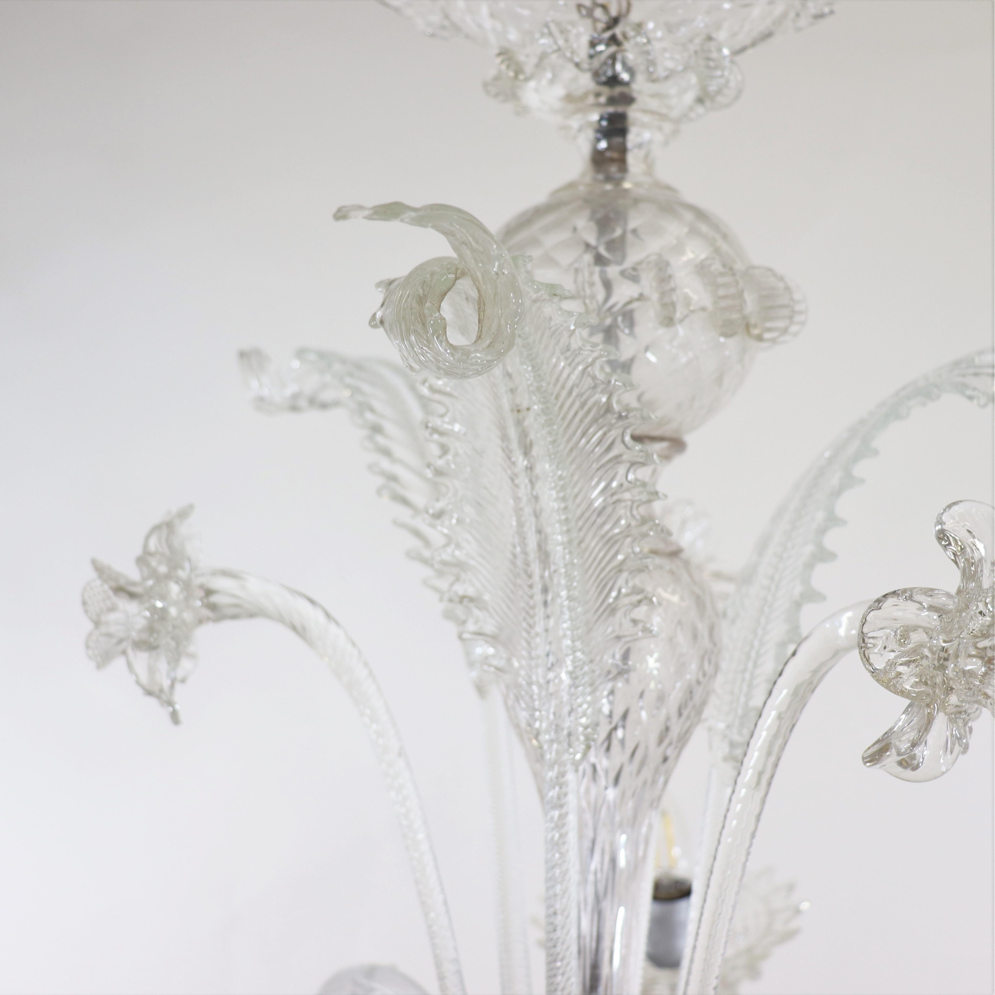 Lampadario barocco d'epoca a tre bracci in Cristallo di Murano con finiture in Rigaree in vendita 1