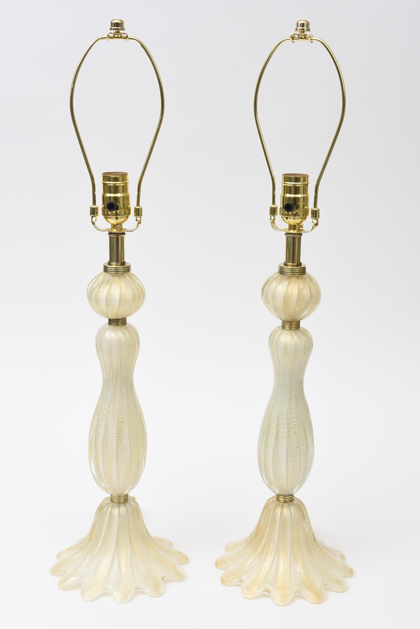 Mid-Century moderno Barovier&Toso d'epoca, avventurina d'oro e ottone, lampade da tavolo a gradini, coppia di lampade da tavolo in vendita