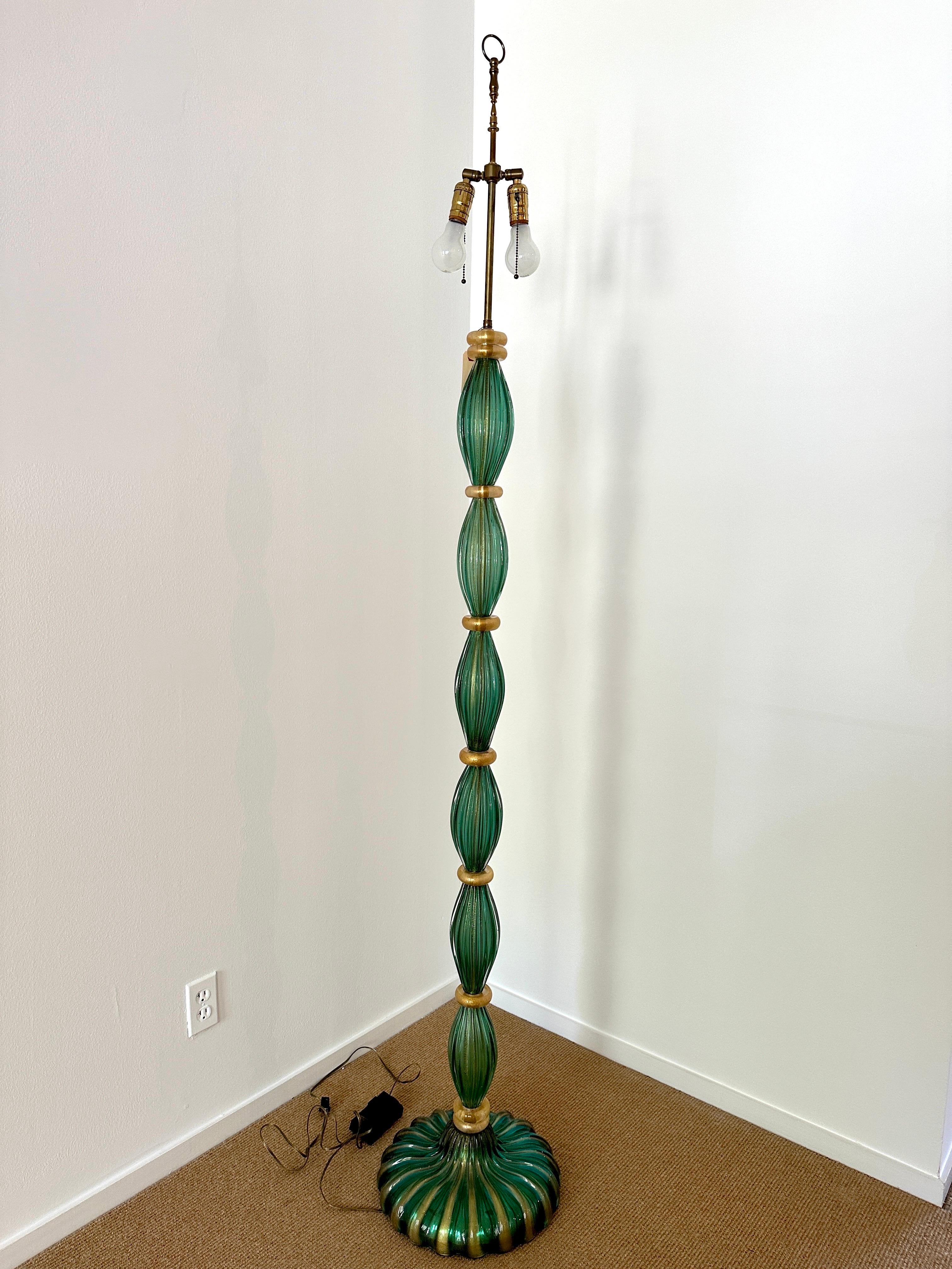 Vintage Barovier Green Murano Glass Floor Lamp w/ Gold Foil Inclusions In Good Condition For Sale In East Hampton, NY