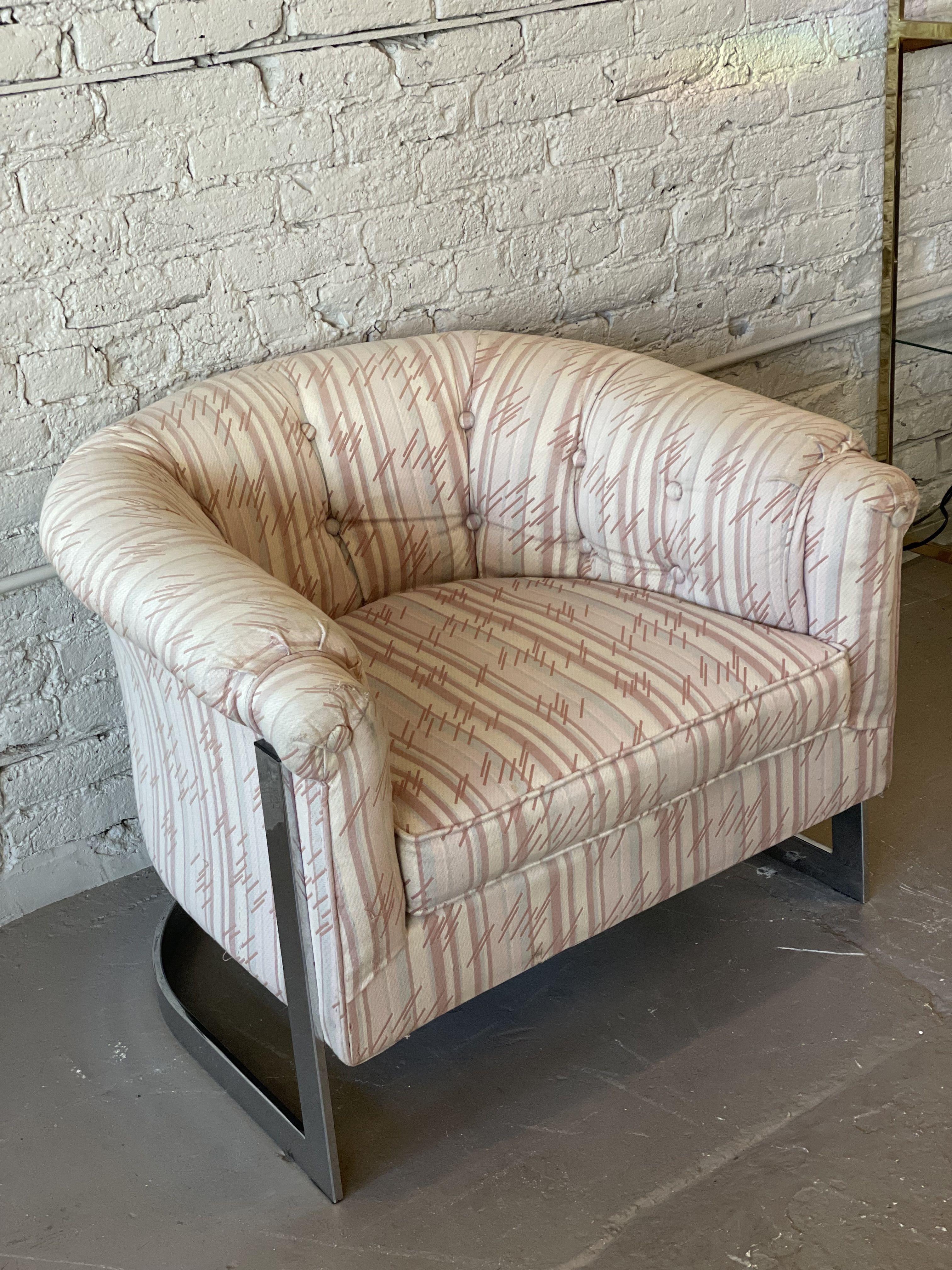 Late 20th Century Vintage Barrel Club Chrome Chair in the Manner of Milo Baughman For Sale