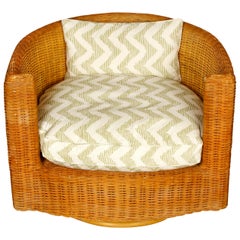 Fauteuil en osier pivotant de style baril vintage en tissu Lee Jofa