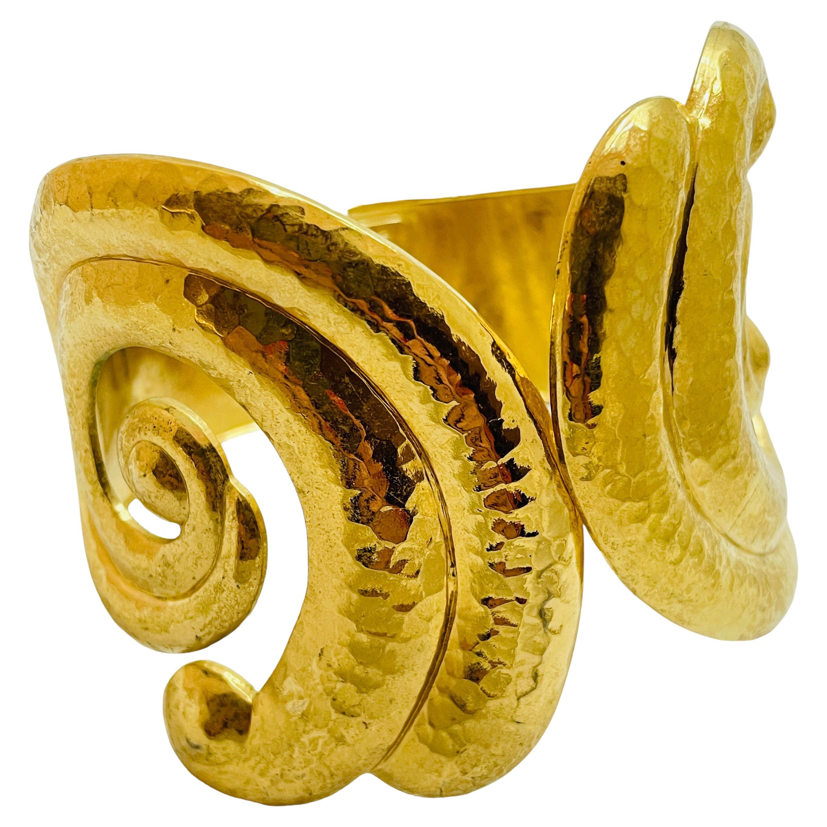 BARRERA AVON, bracelet de défilé moderniste vintage en or mat en vente