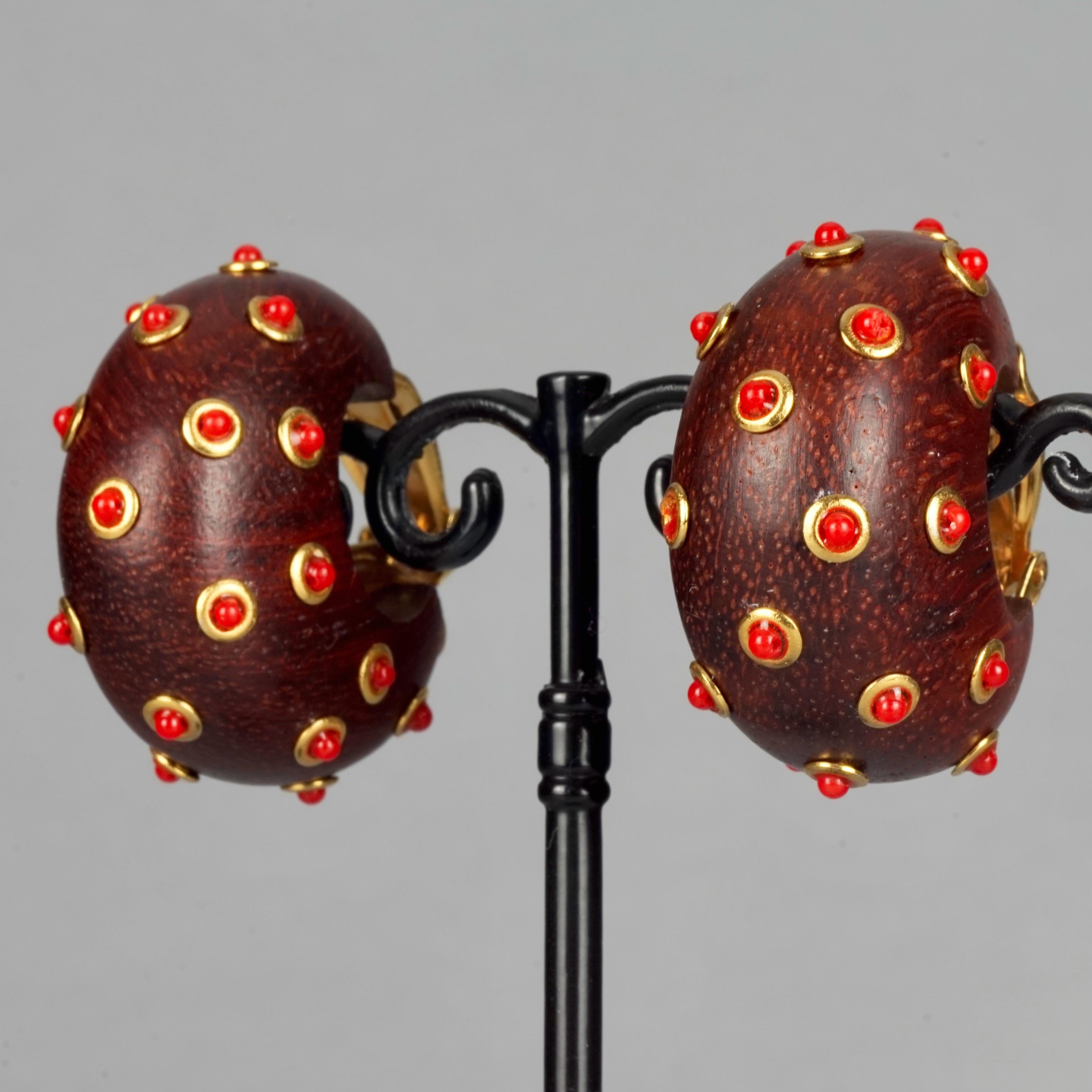 Vintage BARRERA Sputnik Wood Beaded Hoop Earrings In Excellent Condition For Sale In Kingersheim, Alsace