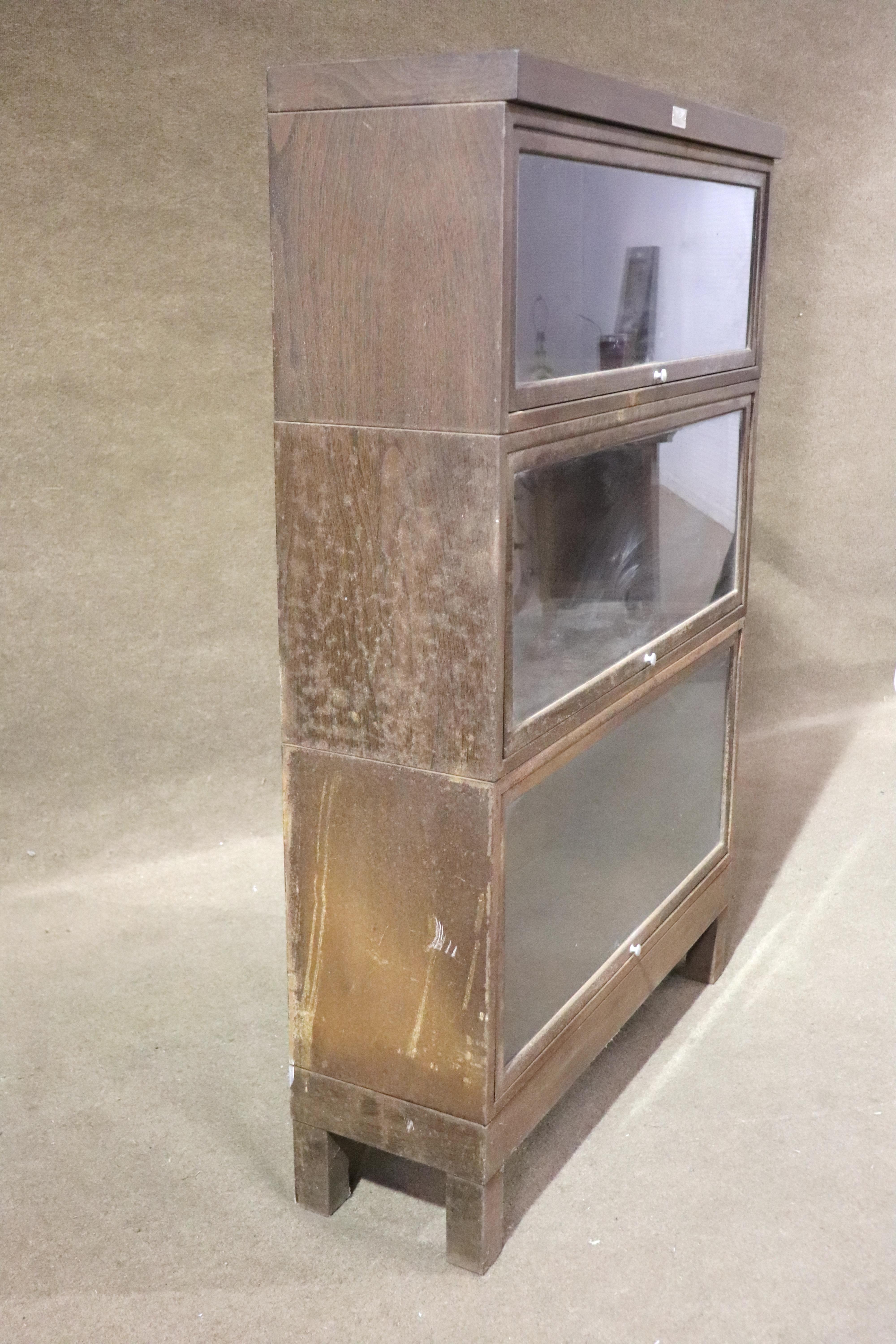 Vintage Barrister Bookcase In Fair Condition For Sale In Brooklyn, NY