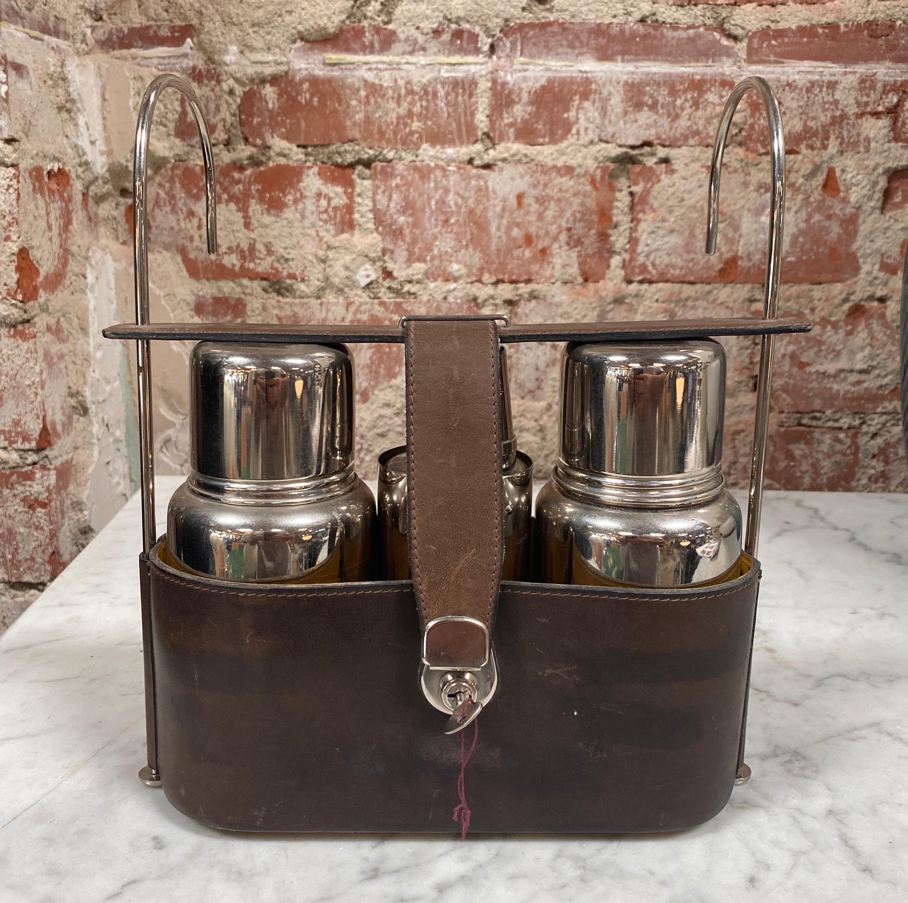 Chic Bartender set composed of 5 pieces in leather and original key made in italy 1970s in style of Gucci