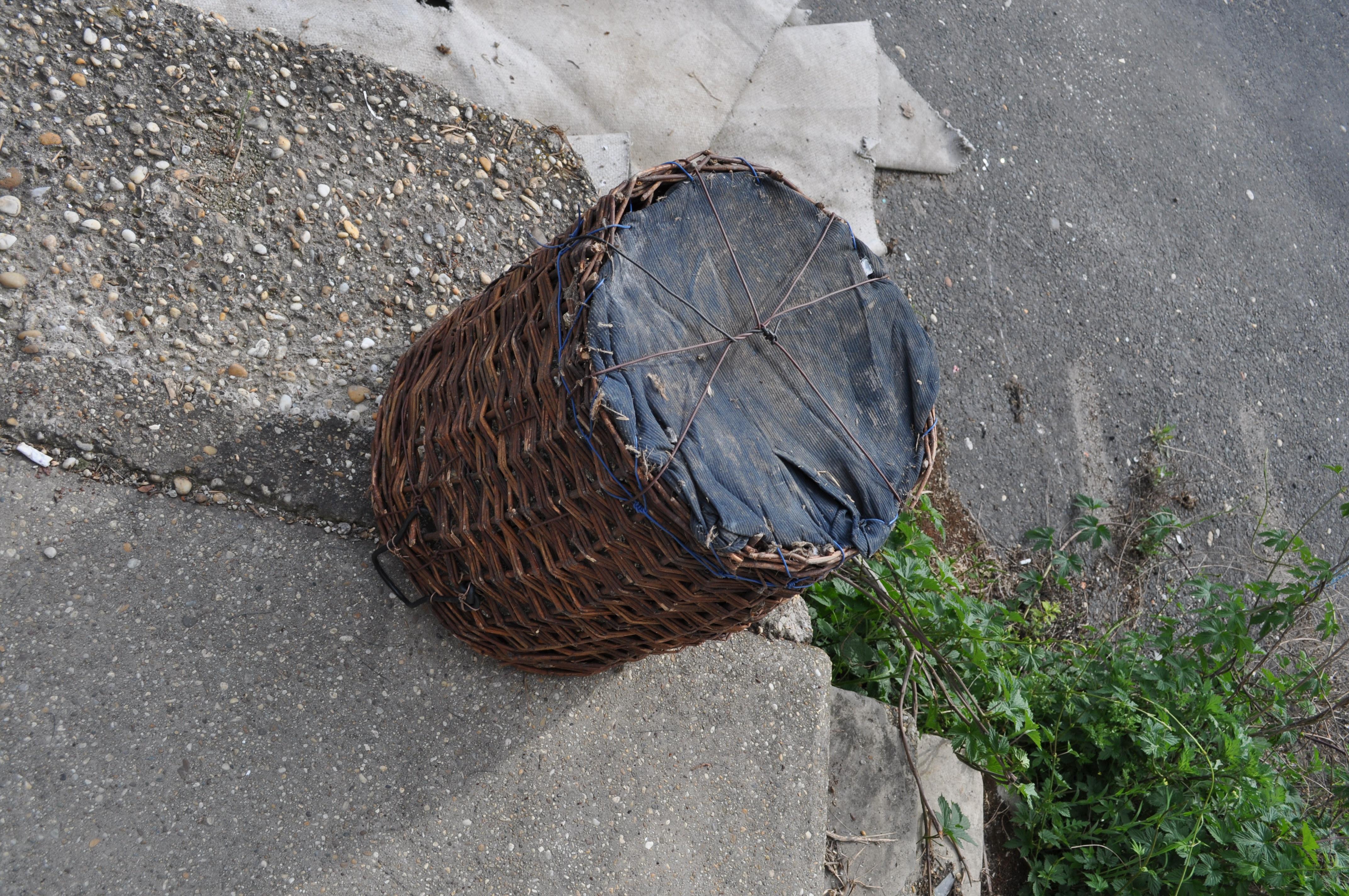 Vintage Basket from Hungary, circa 1950s In Good Condition For Sale In Lábatlan, HU