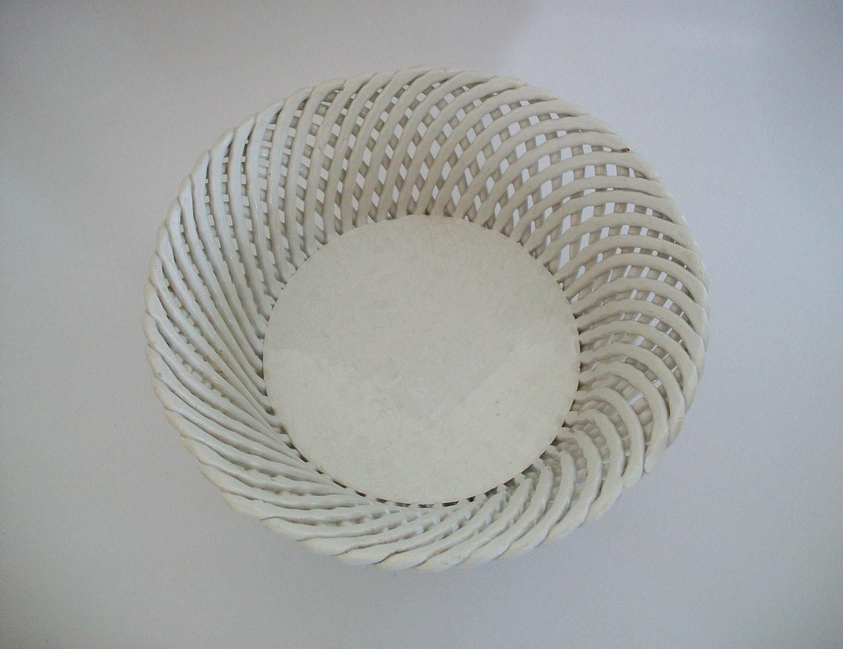 Mid-Century Modern Vintage Basket Weave Ceramic Bowl, Europe, Mid-20th Century For Sale