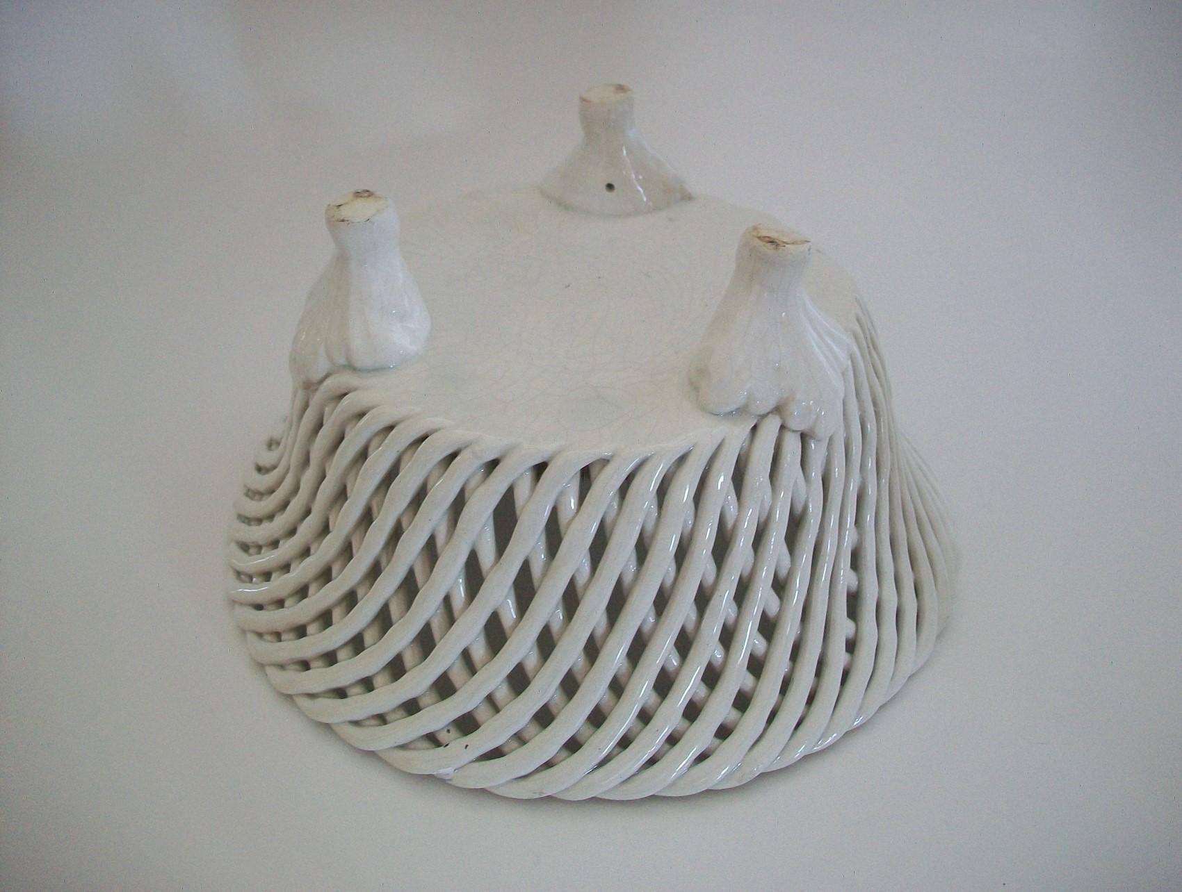 Vintage Basket Weave Ceramic Bowl, Europe, Mid-20th Century For Sale 1
