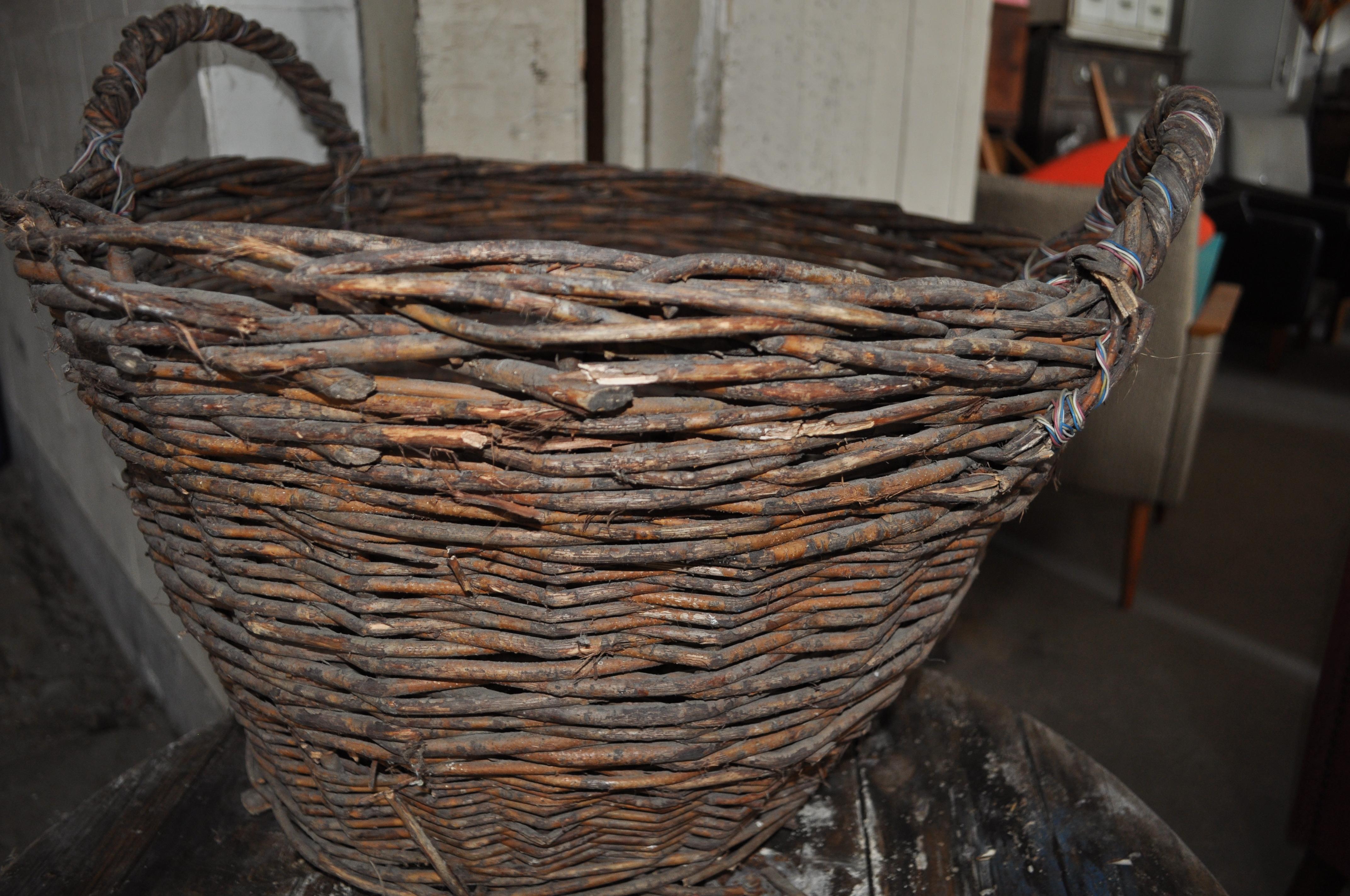 Vintage Basket with Handles from Hungary, circa 1940s (Rustikal) im Angebot