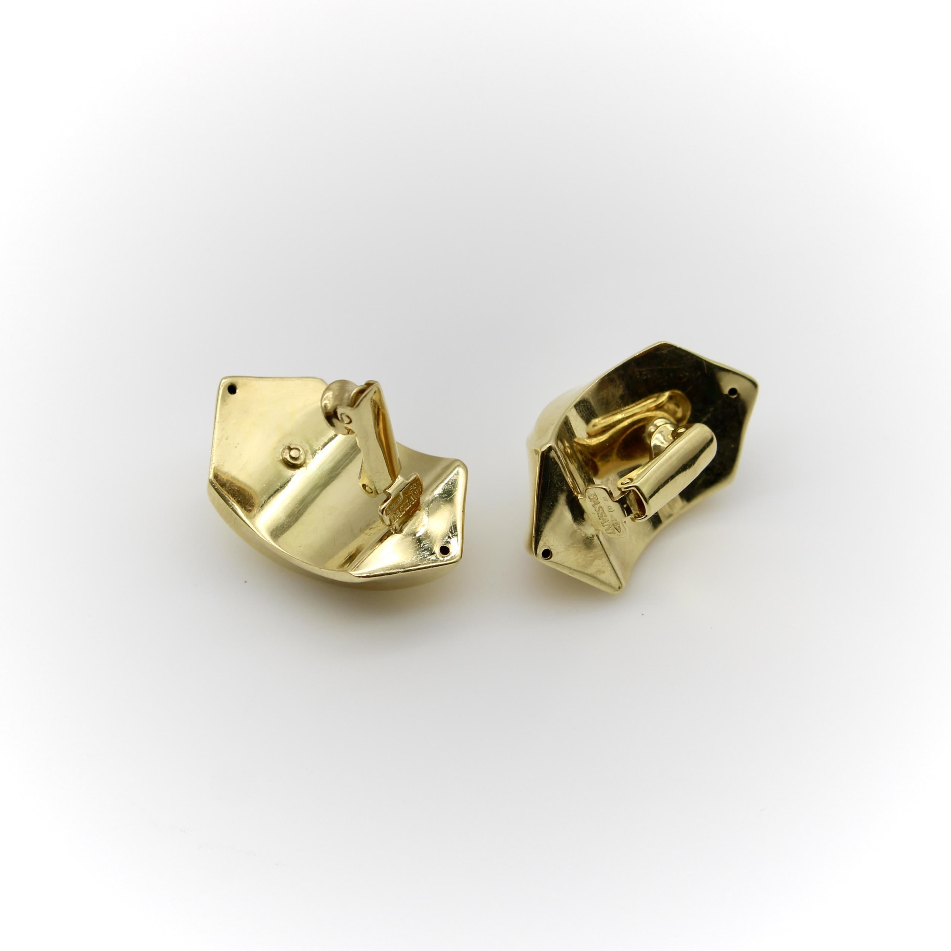 Skulpturale Bassani-Ohrringe aus 18 Karat Gold, Vintage im Zustand „Gut“ im Angebot in Venice, CA