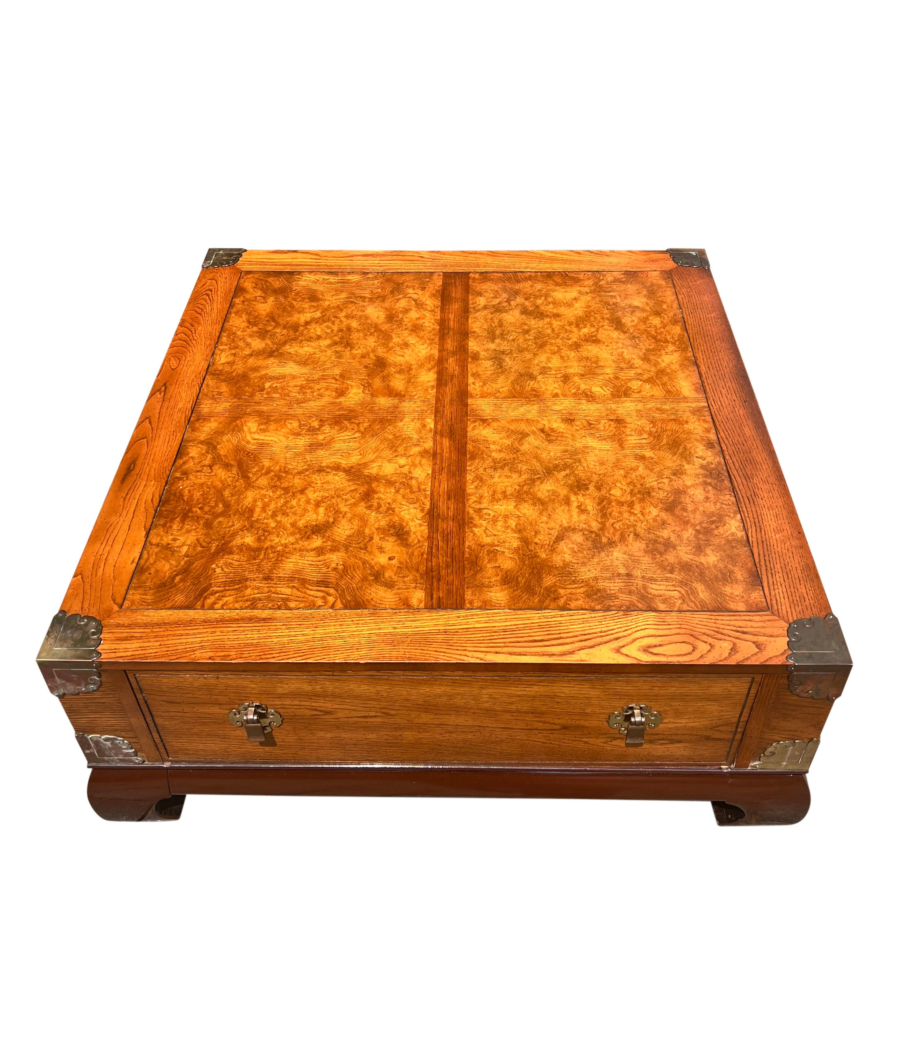 Vintage Bassett Chinoiserie Burl Coffee Table with Brass Accents In Good Condition For Sale In Doylestown, PA