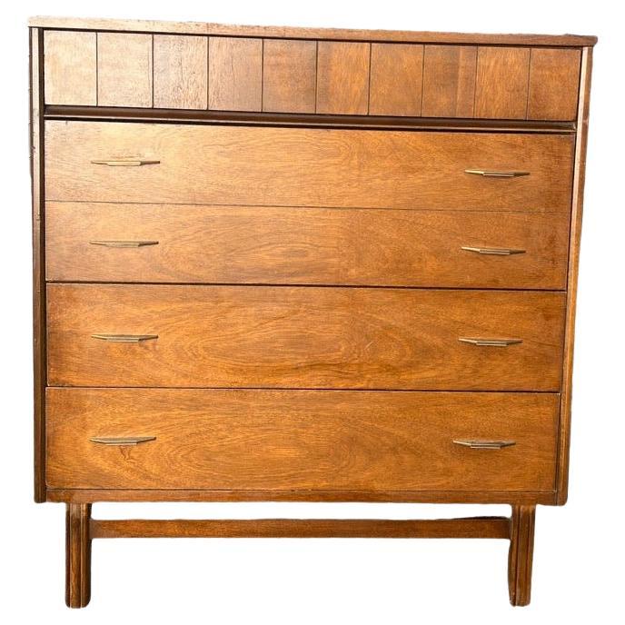 Armoire de rangement à 4 tiroirs Bassett moderne du milieu du siècle dernier