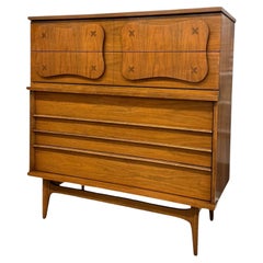 Vintage Bassett Monterey Mid-Century Walnut 5 Drawer Dresser by Leo Jiranek 1963