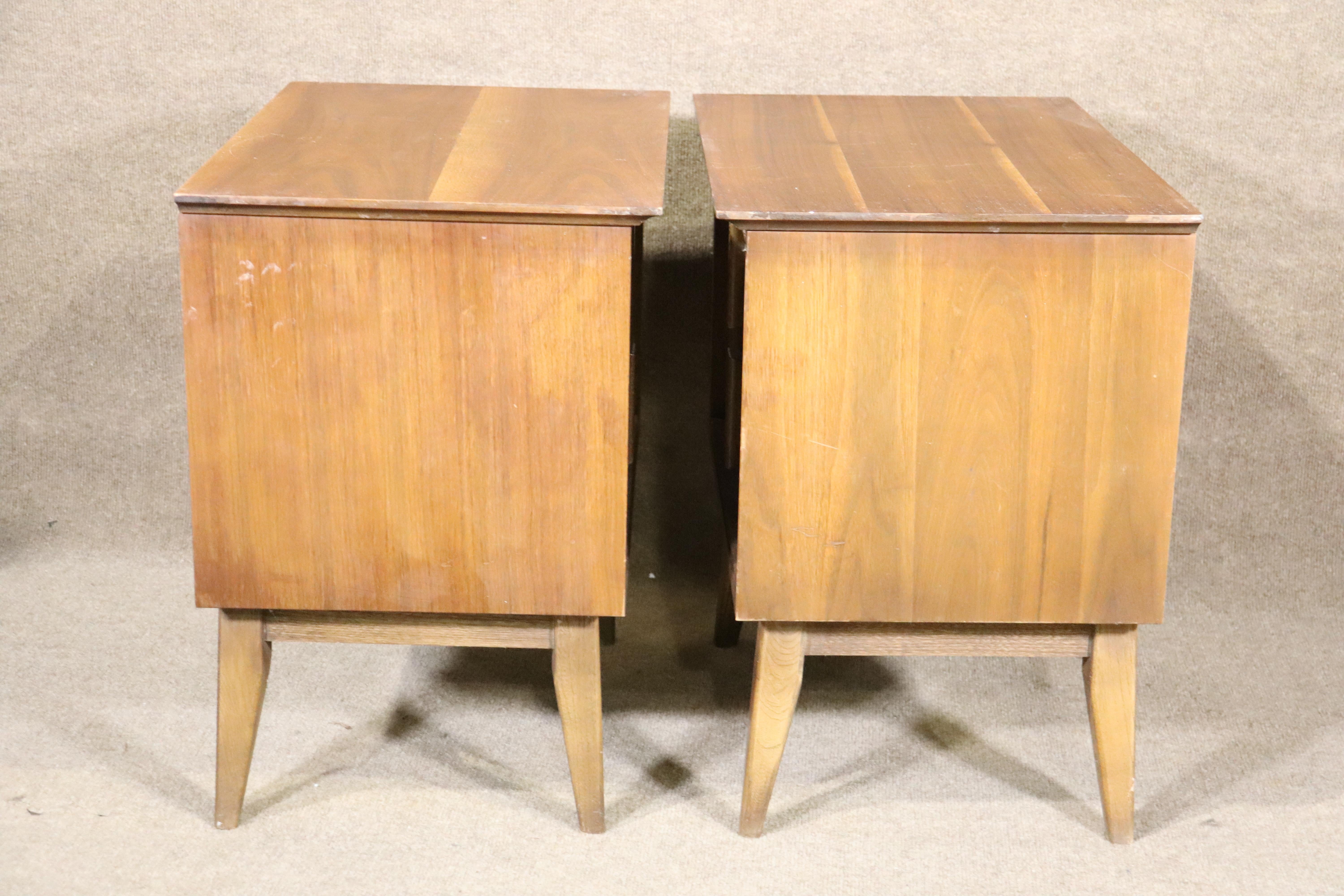 Vintage Bassett Side Tables In Good Condition In Brooklyn, NY