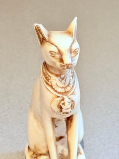 Scultura vintage della gatta Bastet - Statuetta egizia in resina color crema - Decorazione per la casa a forma di gatto