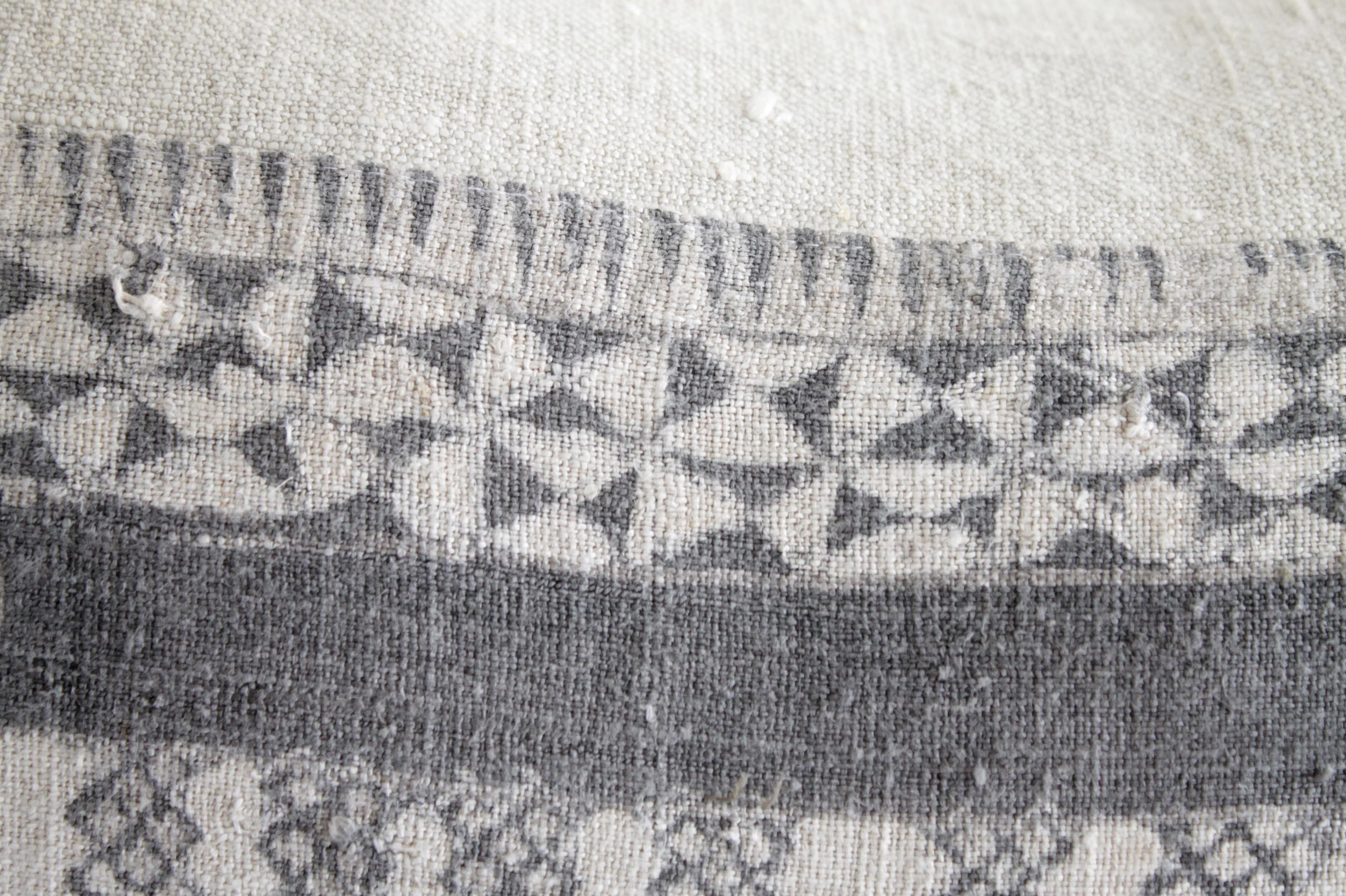 Vintage Batik Lumbar Accent Pillow in Dark Grey Black with Natural Linen In Good Condition In Brea, CA