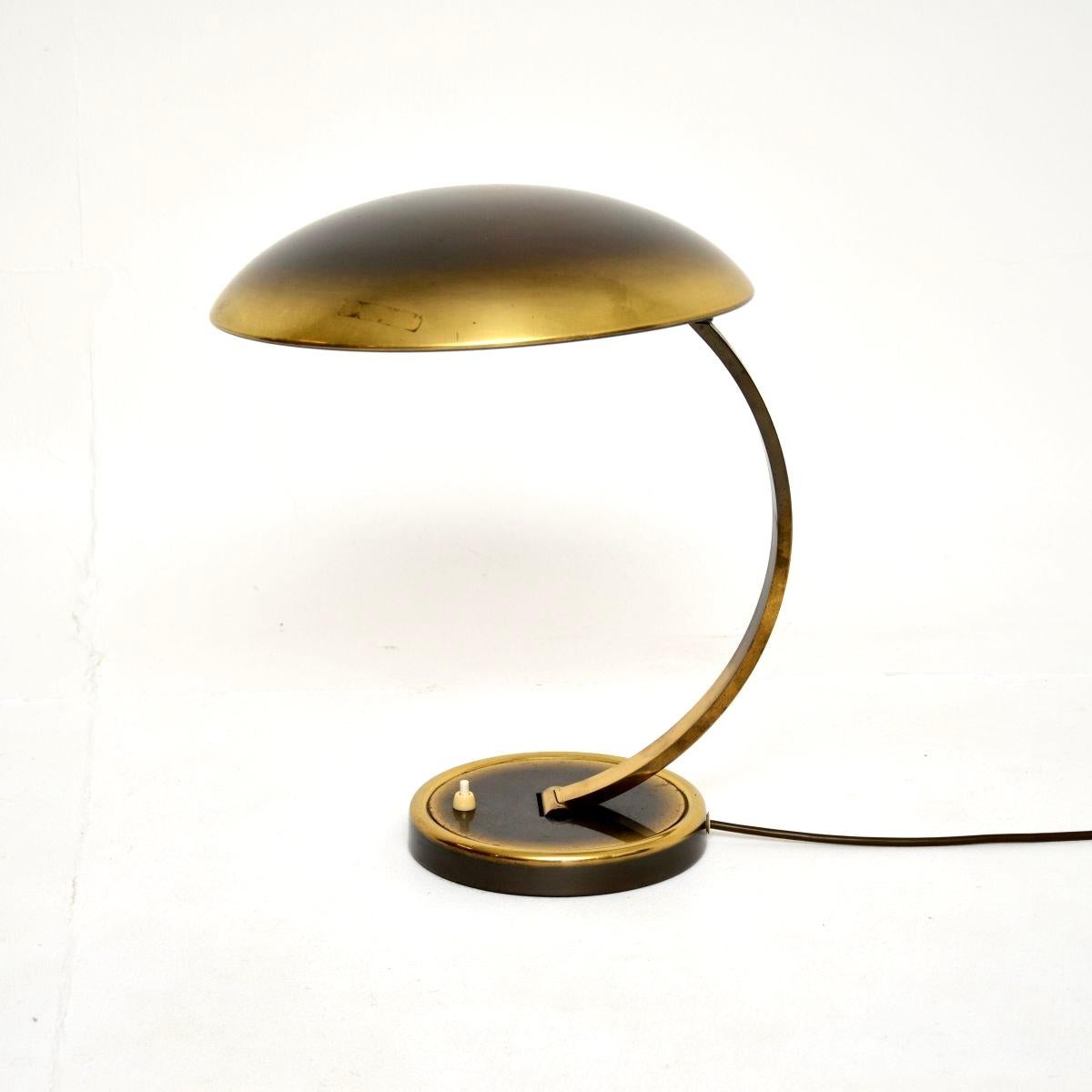 Vintage Bauhaus Brass Desk Lamp by Christian Dell for Kaiser Leuchten en Bueno estado para la venta en London, GB