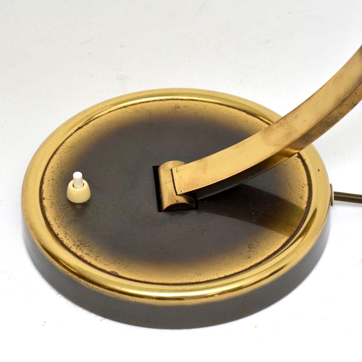 Vintage Bauhaus Brass Desk Lamp by Christian Dell for Kaiser Leuchten en venta 2