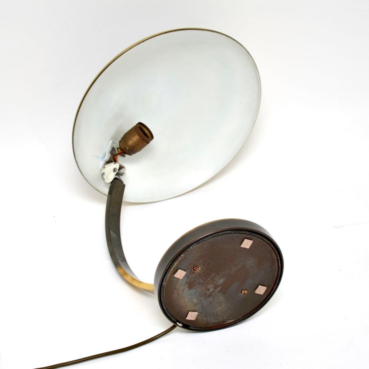 Vintage Bauhaus Brass Desk Lamp by Christian Dell for Kaiser Leuchten en venta 3