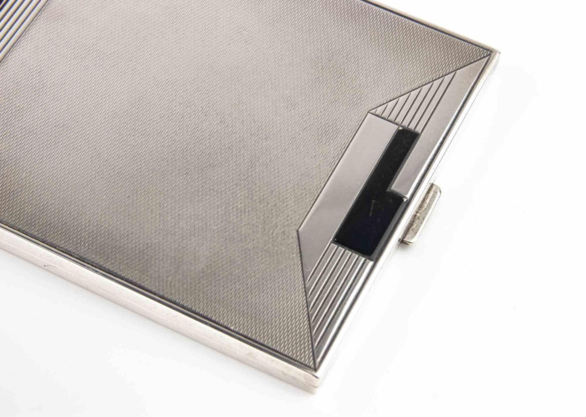 Vintage German Bauhaus cigarette case.

Very good condition.