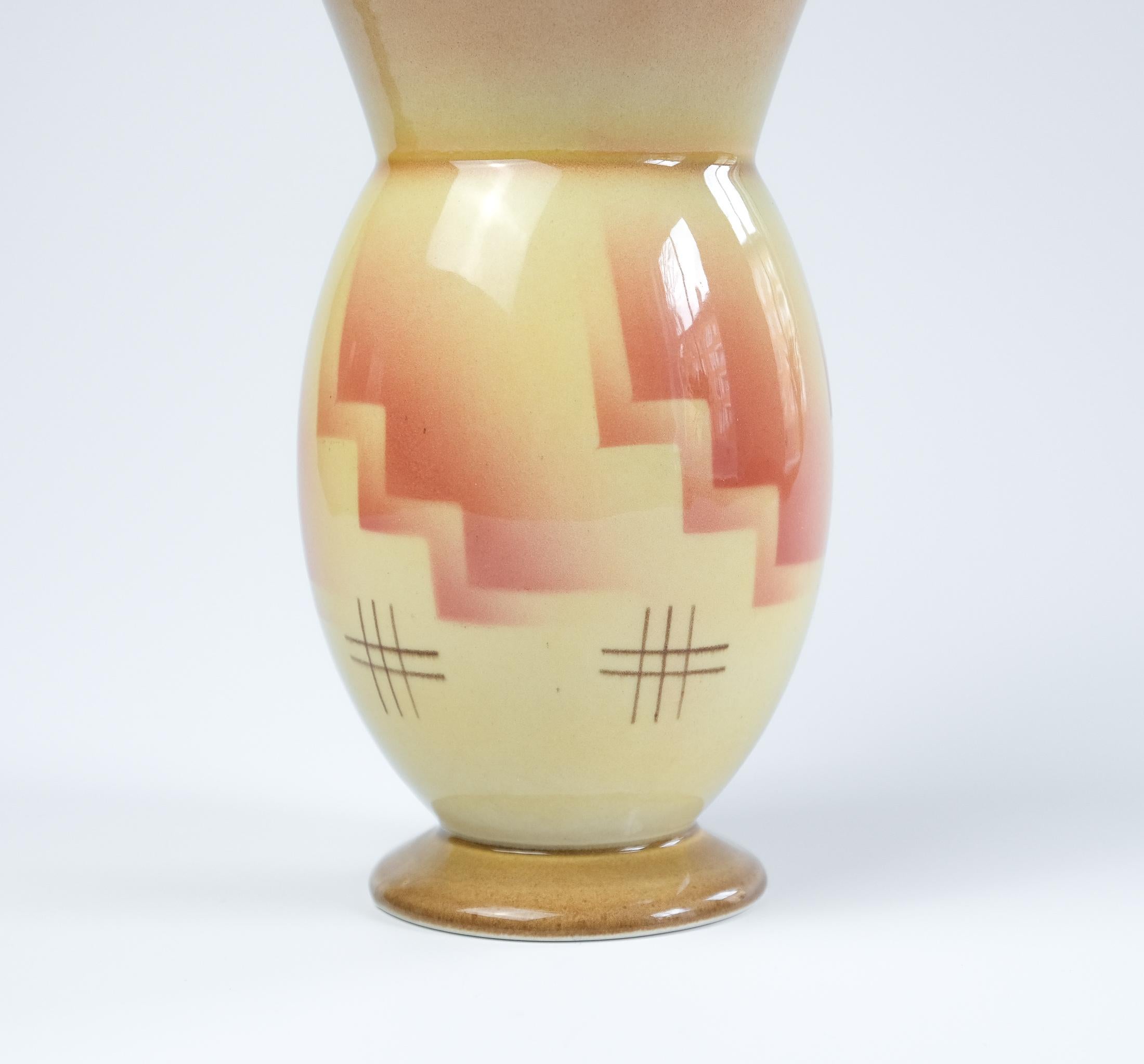 Mid-Century Modern Vintage Bauhaus 'Spritzdekor' Airbrushed Ceramic Vase, Germany 1940s For Sale