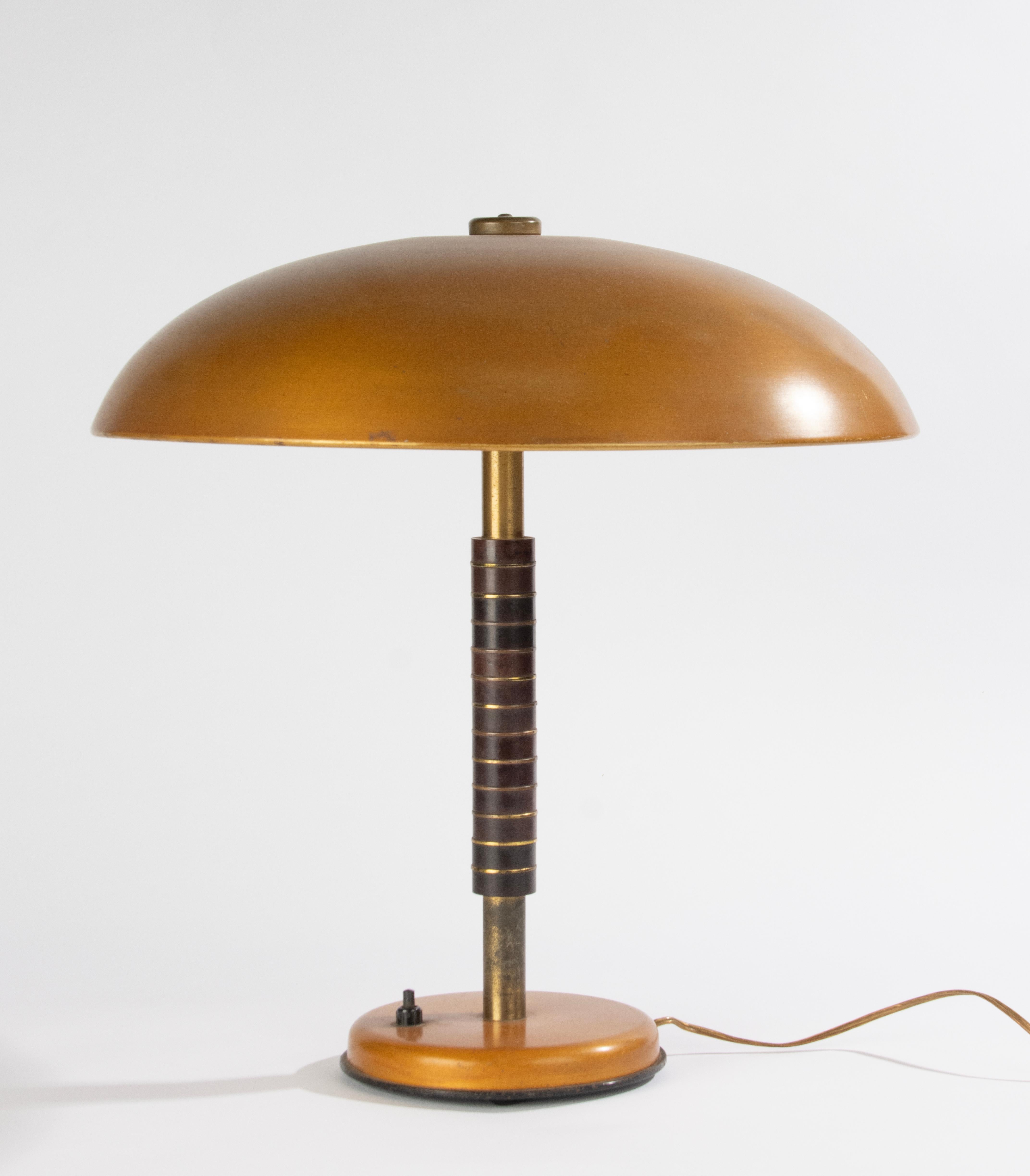 Hand-Crafted Vintage Bauhaus Table Lamp - 1940's - Bakelite and Metal  For Sale