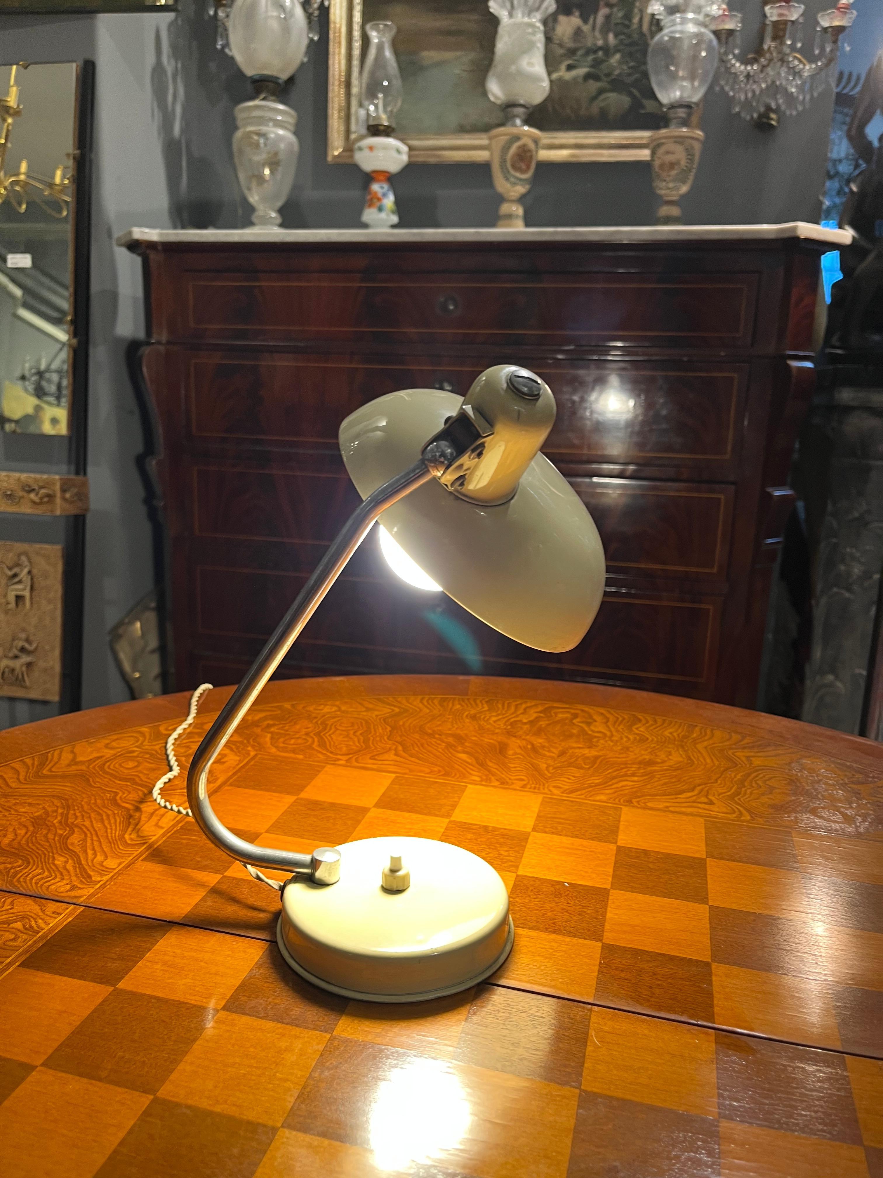 Lámpara de sobremesa vintage Bauhaus de Christian Deki para Koranda, años 40 Mid-20th Century en venta