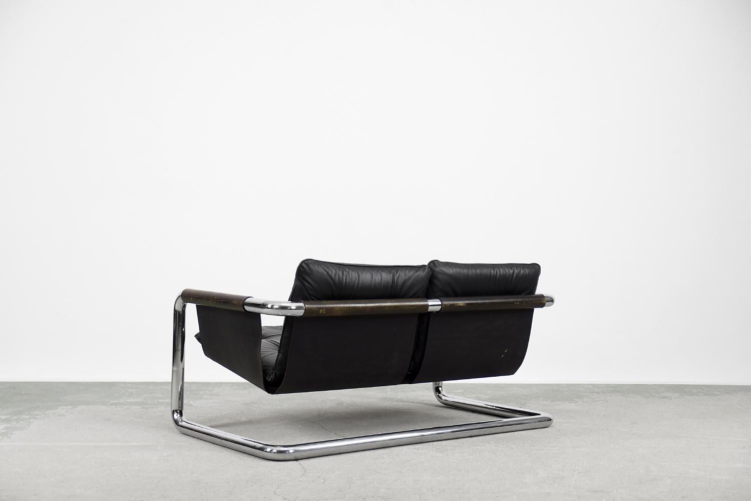 Rare canapé vintage brutaliste Bauhaus en métal tubulaire et cuir foncé, années 1950 en vente 4
