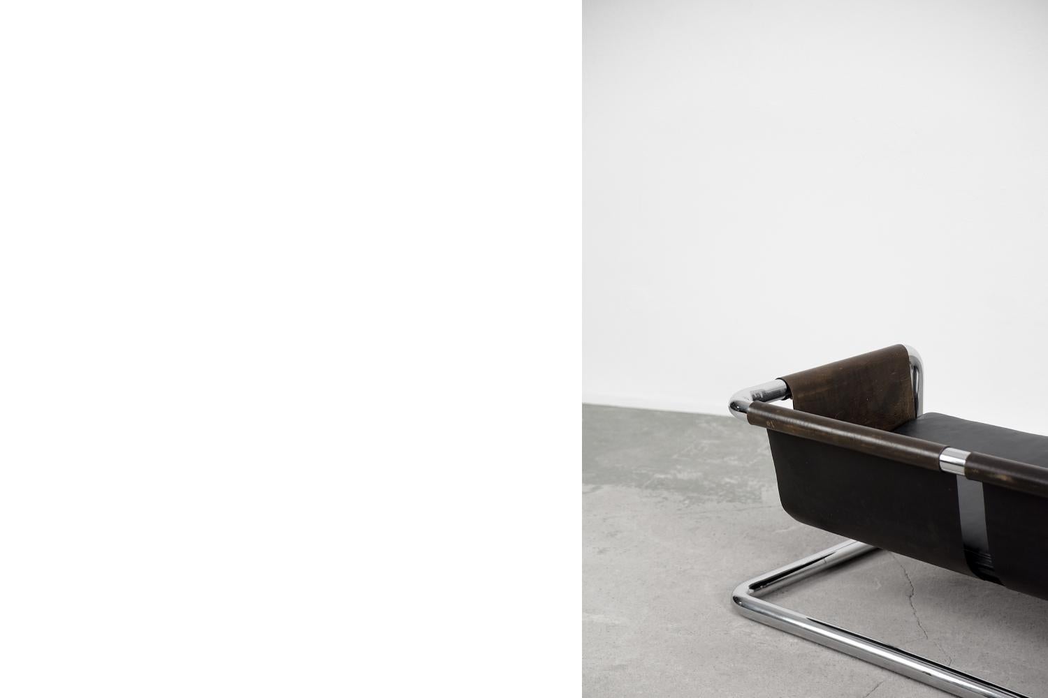 Rare canapé vintage brutaliste Bauhaus en métal tubulaire et cuir foncé, années 1950 en vente 8