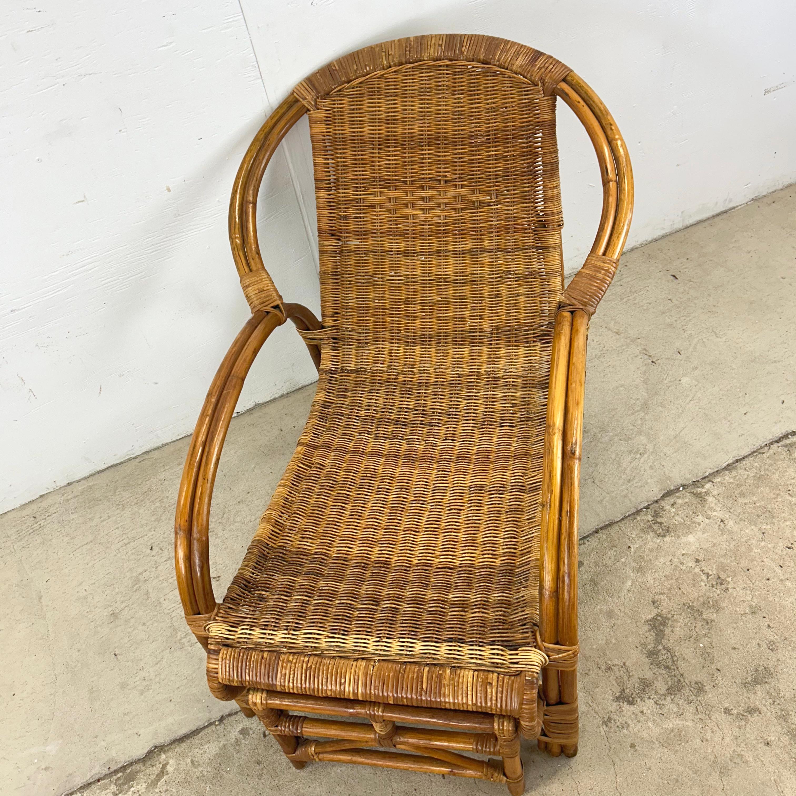 Vintage Bauhaus Wicker Garden Chair With Lounger In Good Condition In Trenton, NJ