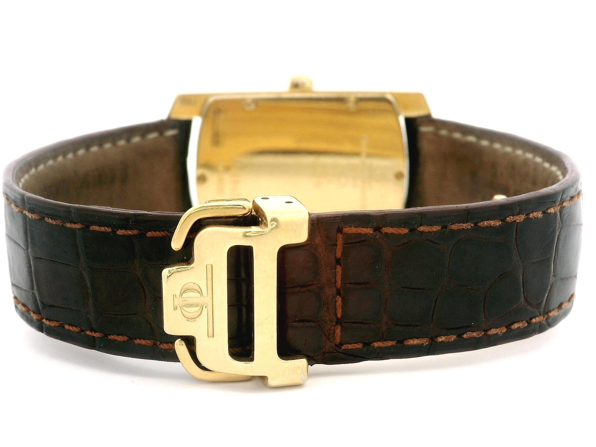Women's or Men's Vintage Baume & Mercier Hampton 18k Yellow Gold 26mm Wrist Watch Ref. MV045224