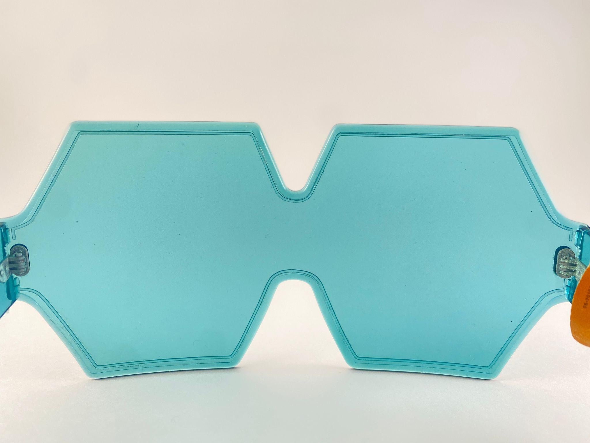 Femenino o masculino Vintage Bausch & Lomb 1960'S SHELLS Gafas de sol grandes azules B&L Usa en venta