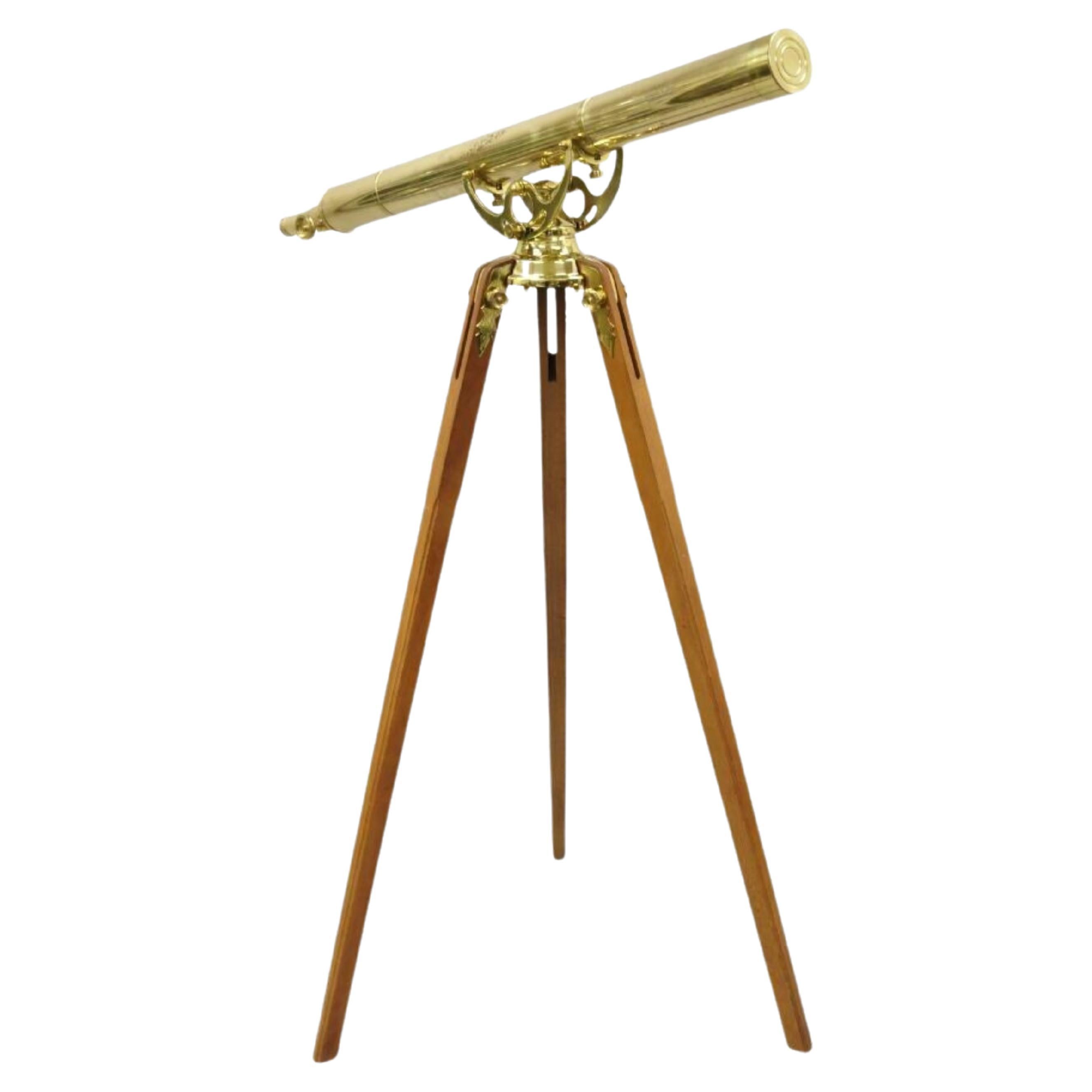 Vintage Bausch & Lomb Brass Harbormaster 0905 Telescope on Tripod Stand en vente