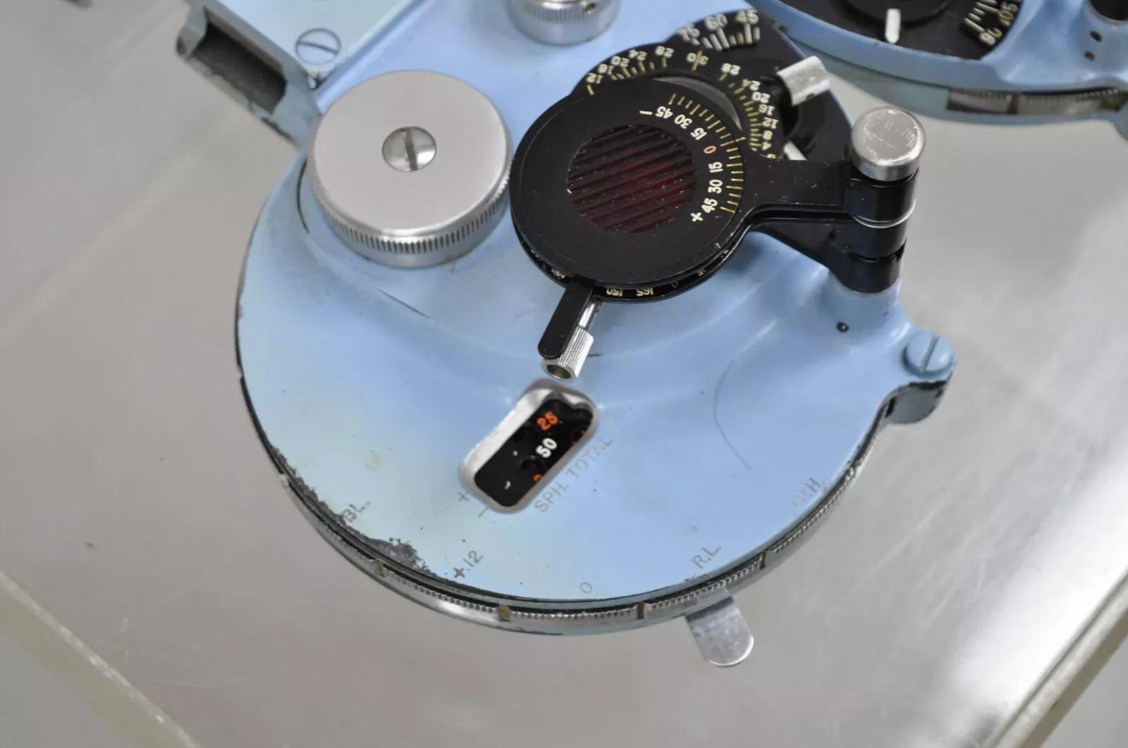 Vintage Bausch & Lomb Optical Blue Refraktor Phoropter Medizinische Augenuntersuchung Maschine im Angebot 1