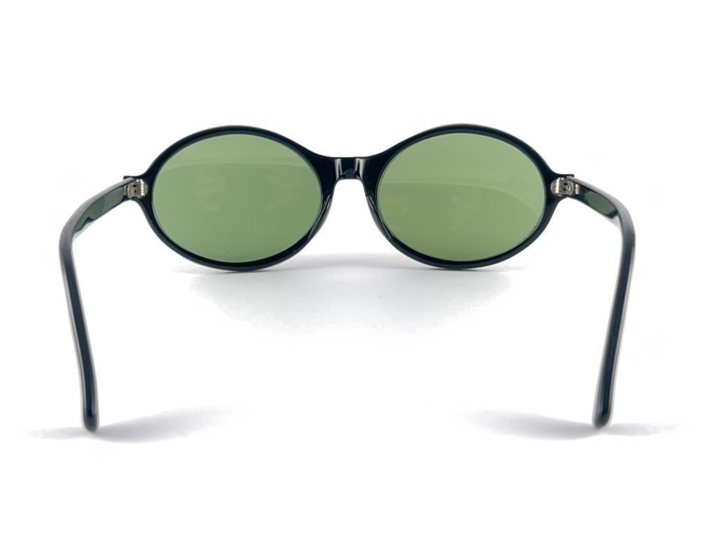  Vintage Bausch & Lomb Sleek Oval Black Green Lenses B&L Sunglasses Canada For Sale 5