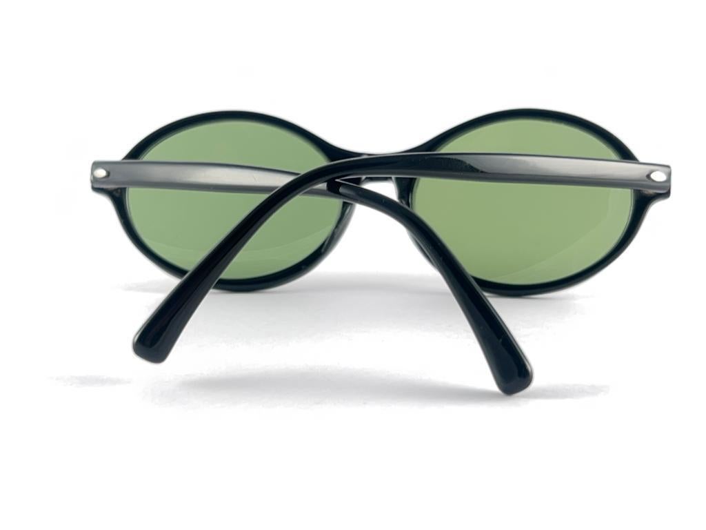  Lunettes de soleil vintage Bausch & Lomb Sleek Oval Black Green Lenses B&L Sunglasses Canada en vente 6