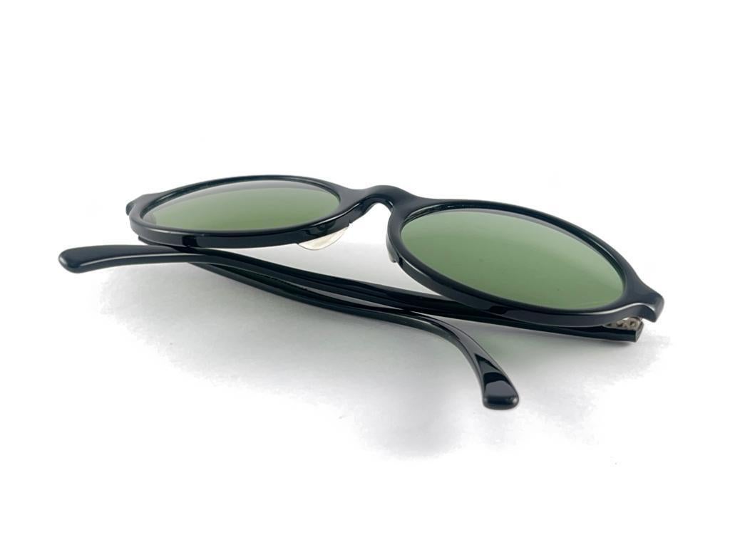  Vintage Bausch & Lomb Sleek Oval Black Green Lenses B&L Sunglasses Canada For Sale 8