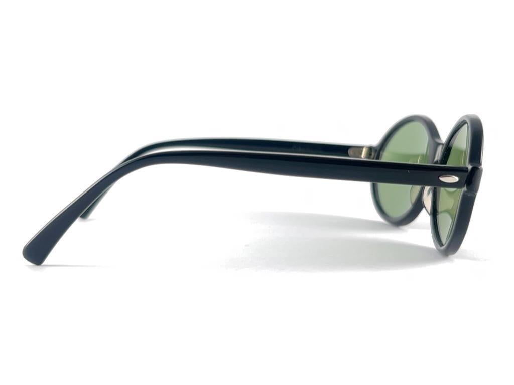  Lunettes de soleil vintage Bausch & Lomb Sleek Oval Black Green Lenses B&L Sunglasses Canada Neuf - En vente à Baleares, Baleares