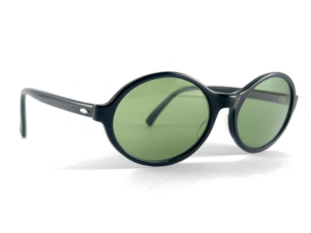  Lunettes de soleil vintage Bausch & Lomb Sleek Oval Black Green Lenses B&L Sunglasses Canada Unisexe en vente