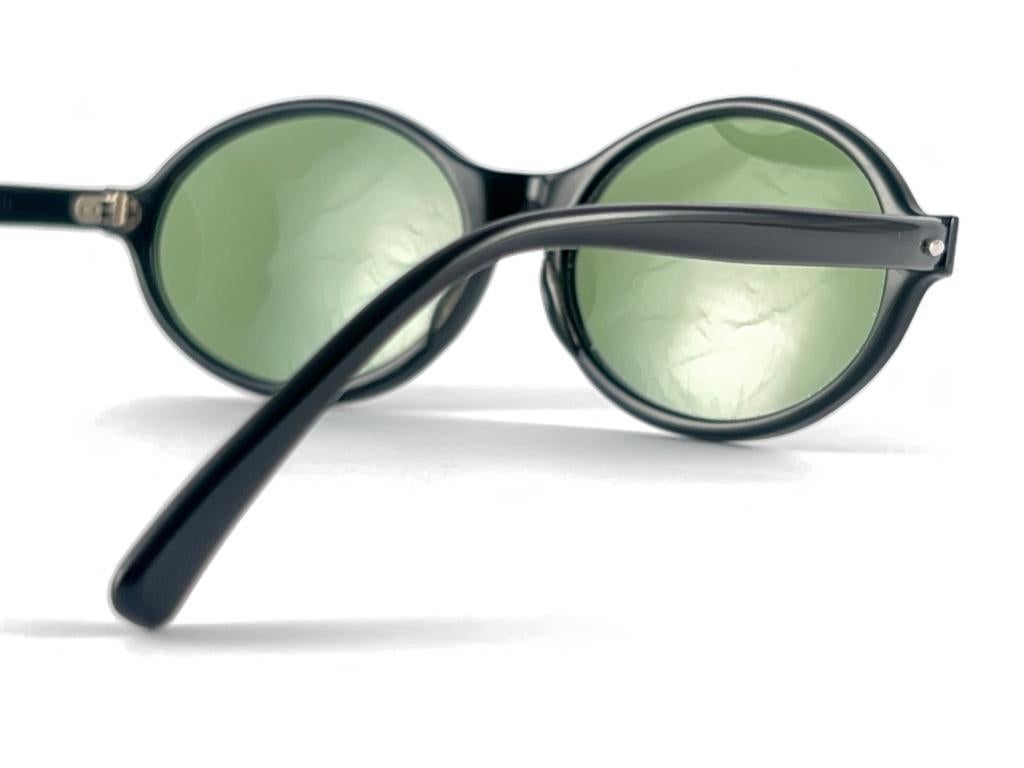  Lunettes de soleil vintage Bausch & Lomb Sleek Oval Black Green Lenses B&L Sunglasses Canada en vente 2