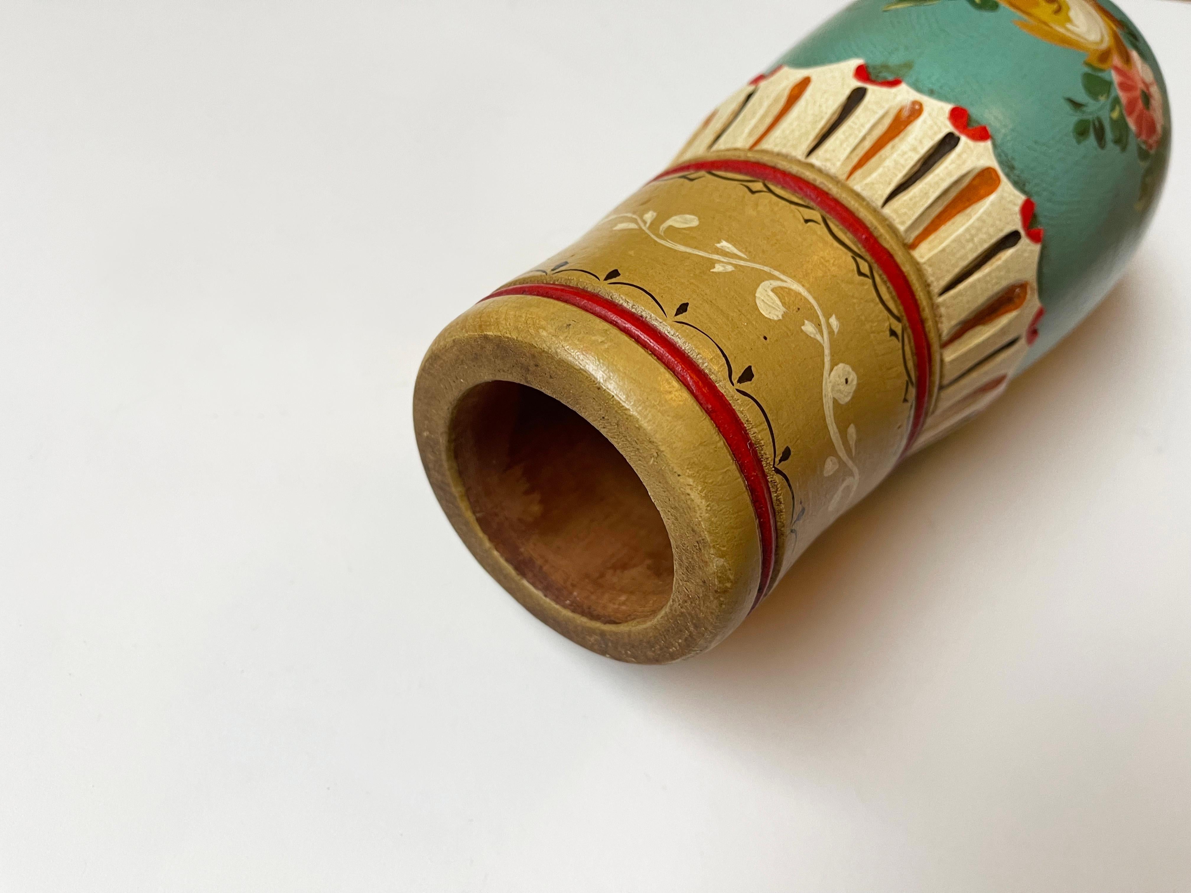 Allemand Vase mural bavarois KUMPF en bois, artisanat traditionnel des années 1970, Allemagne en vente