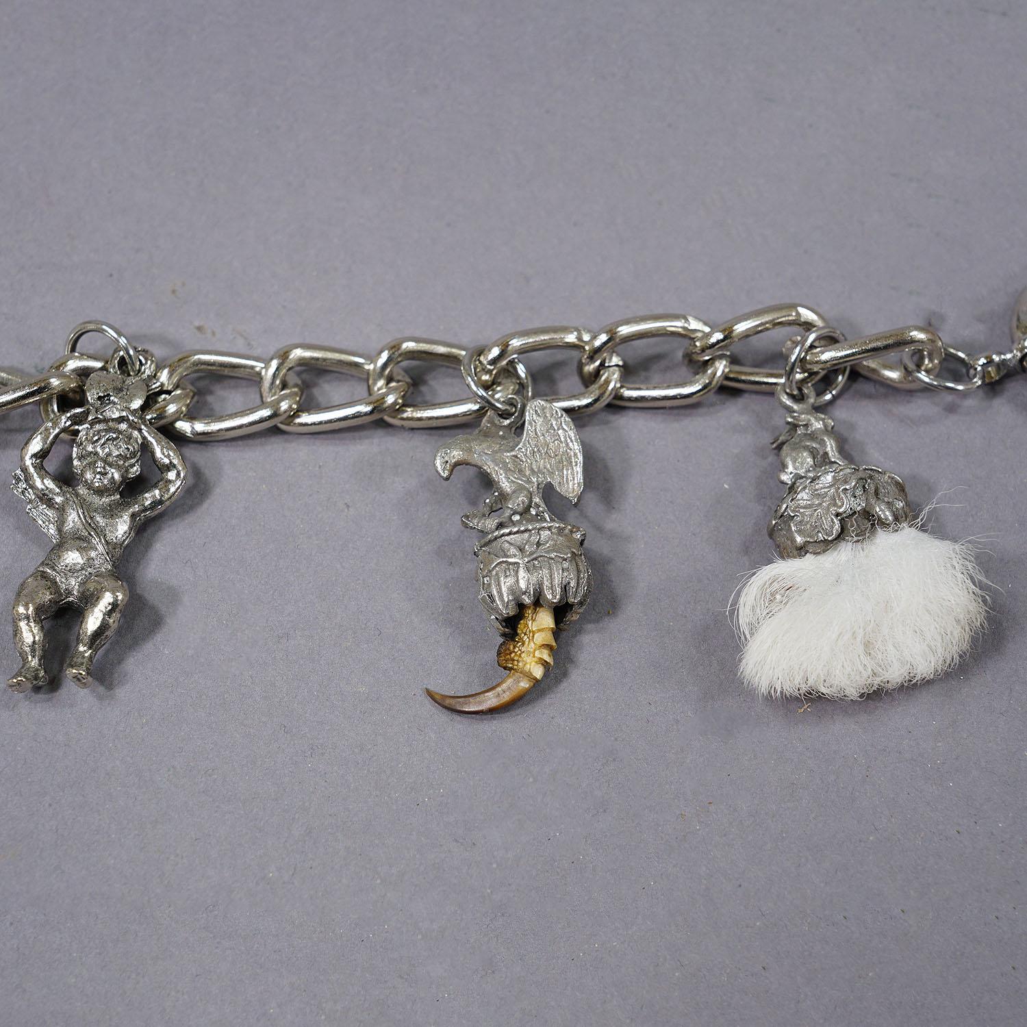 Vintage Bavarian Traditional Costume Jewelry Charivari with Hunting Pendants In Good Condition For Sale In Berghuelen, DE