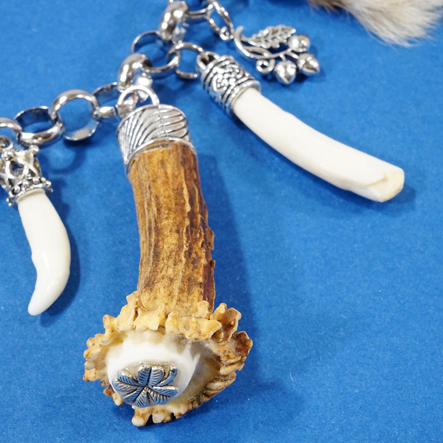 Argento Charivari di bigiotteria tradizionale bavarese d'epoca con ciondoli da caccia in vendita